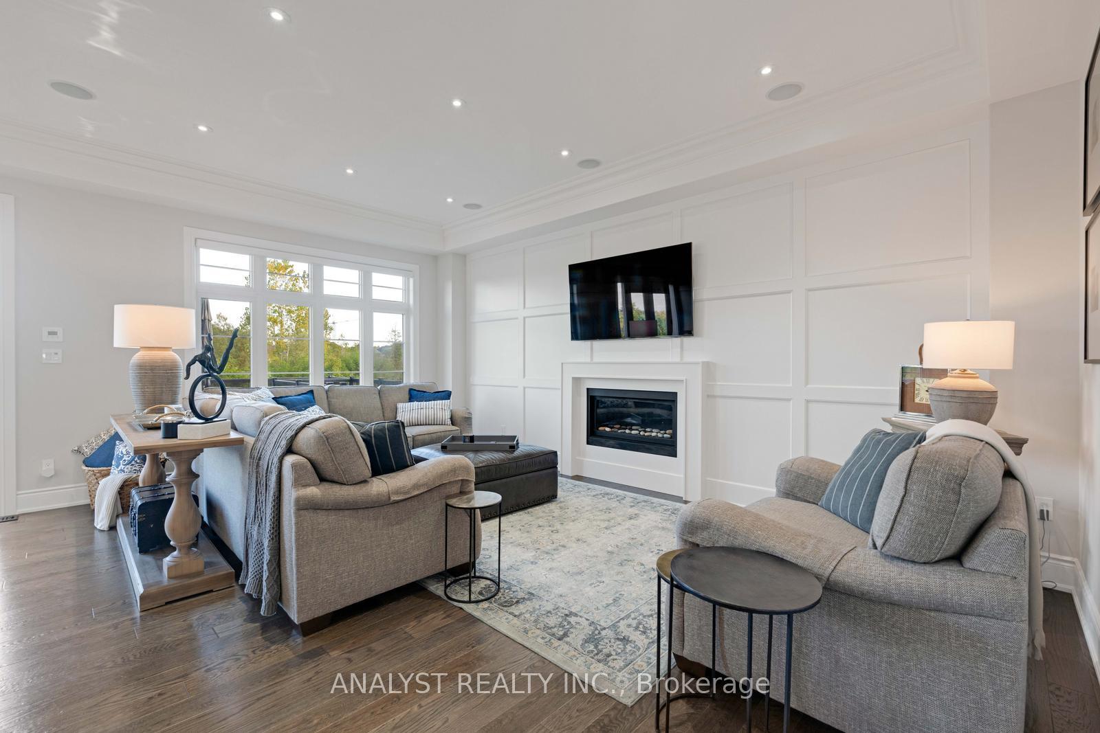 Photo 8 of 124 Robert Berry Crescent, King, King City — HOMEH