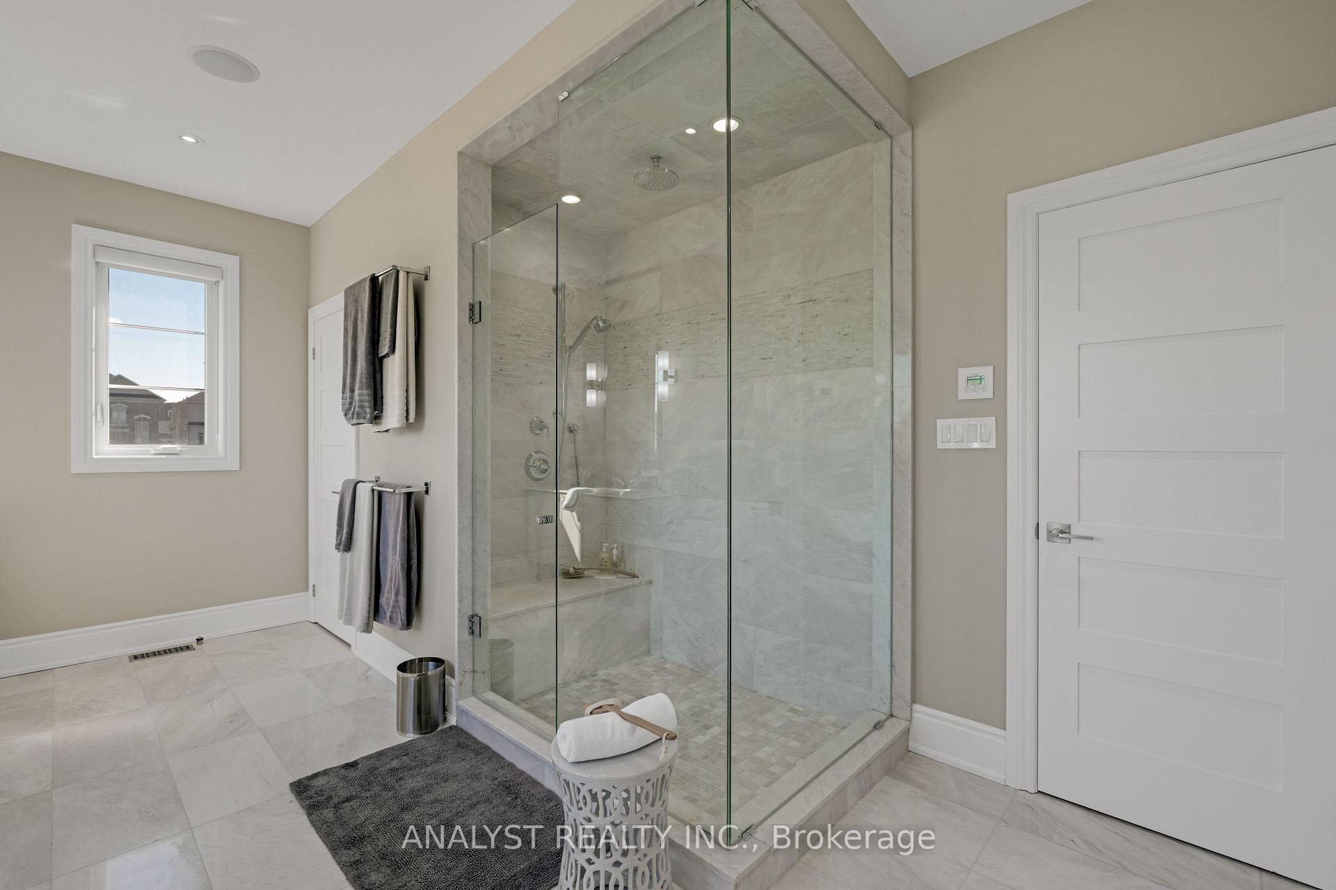Photo 25 of 124 Robert Berry Crescent, King, King City — HOMEH