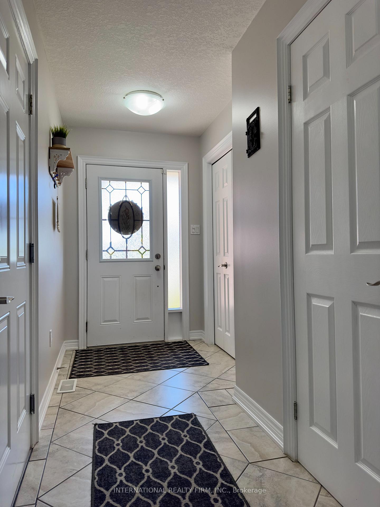 Photo 4 of 1409 Old Zeller Drive, Kitchener — HOMEH