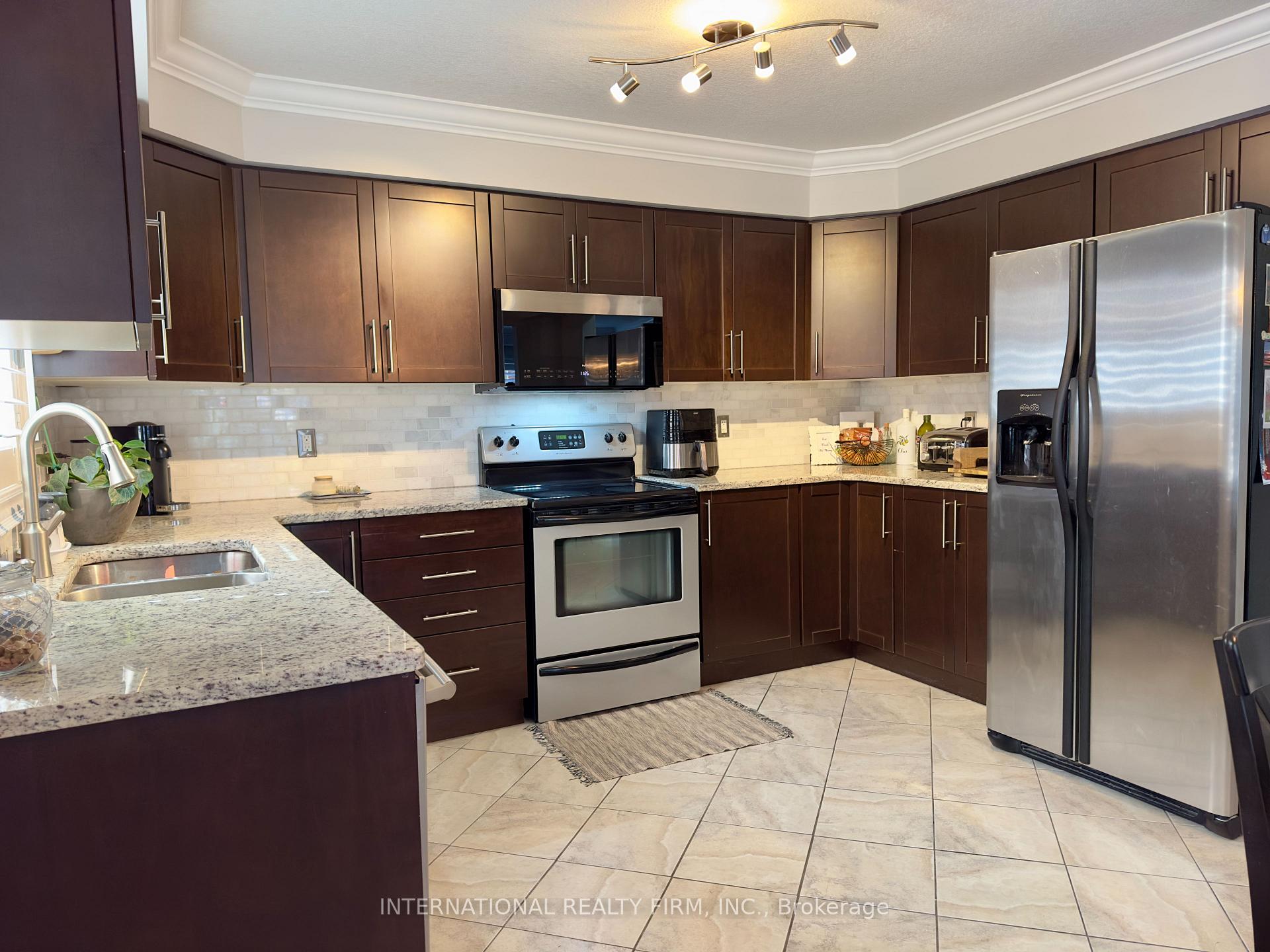 Photo 10 of 1409 Old Zeller Drive, Kitchener — HOMEH