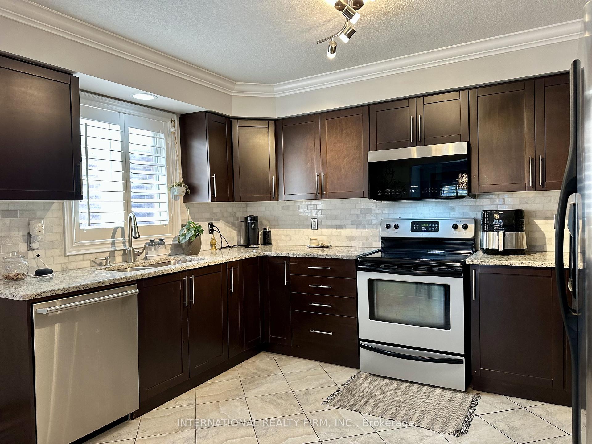 Photo 13 of 1409 Old Zeller Drive, Kitchener — HOMEH