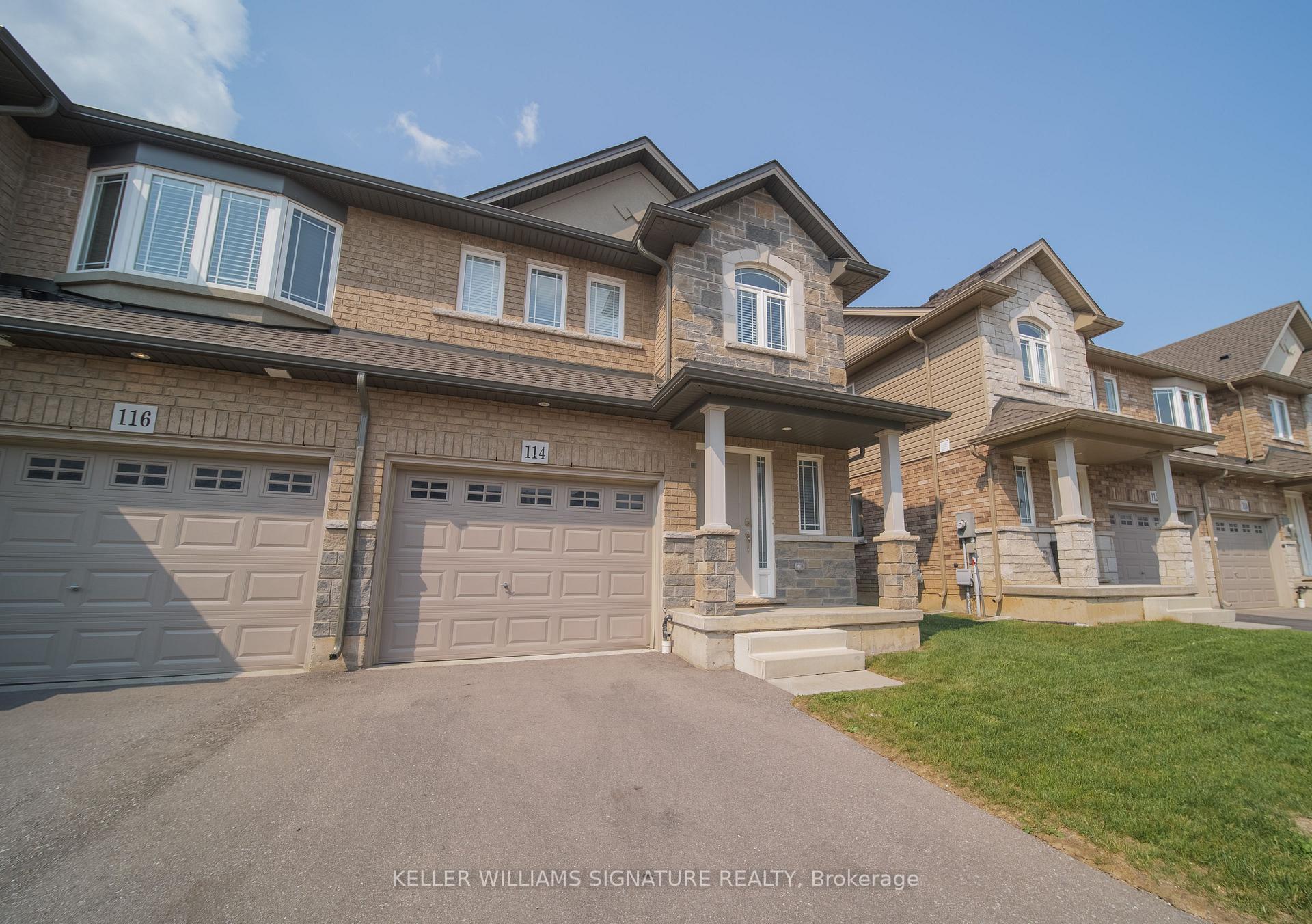 Front of 114 Laguna Village Crescent