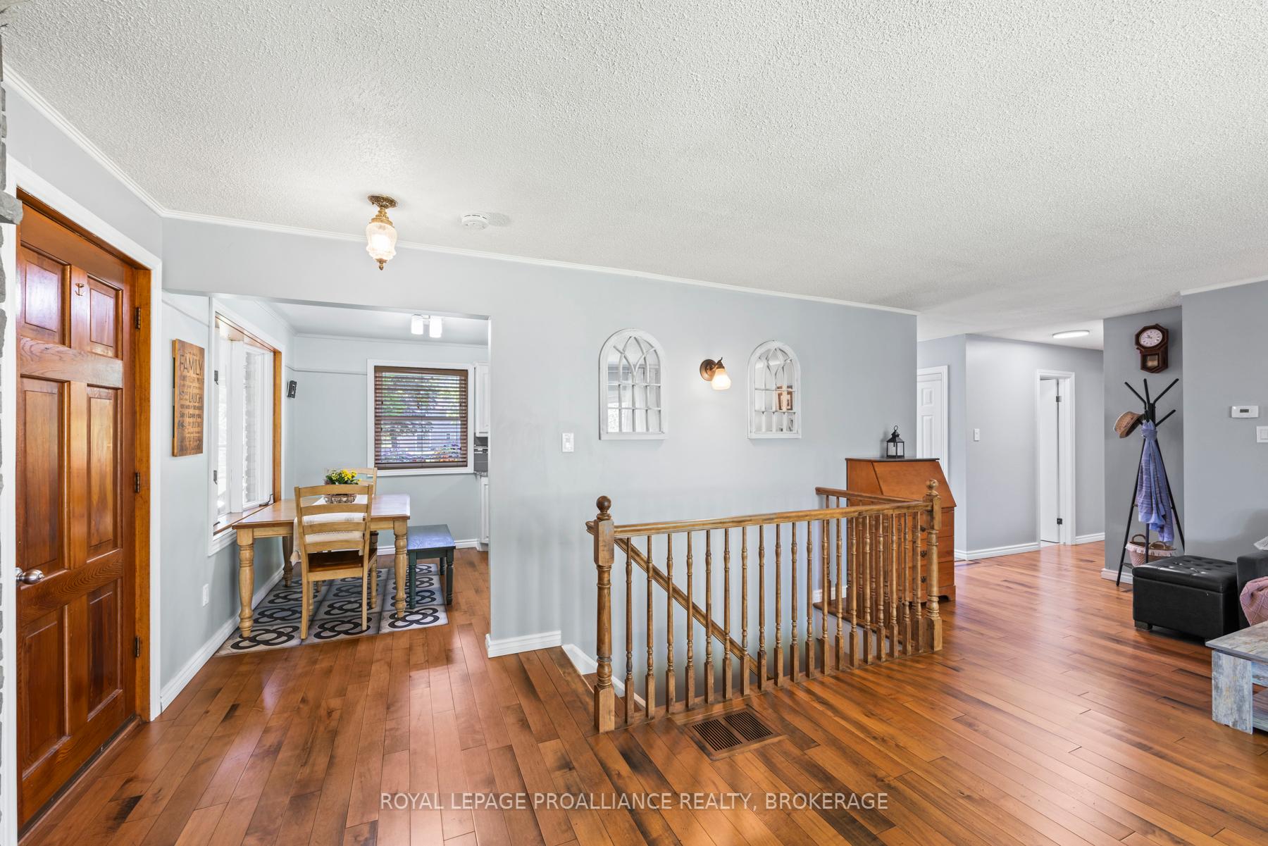 Photo 7 of 2268 Morven Crescent, Loyalist, Lennox and Addington - South — HOMEH