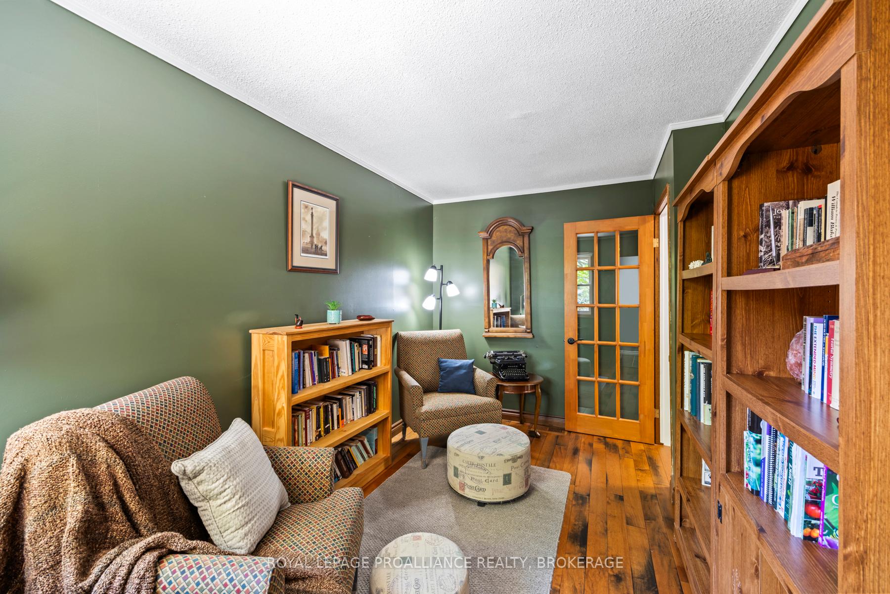 Photo 14 of 2268 Morven Crescent, Loyalist, Lennox and Addington - South — HOMEH