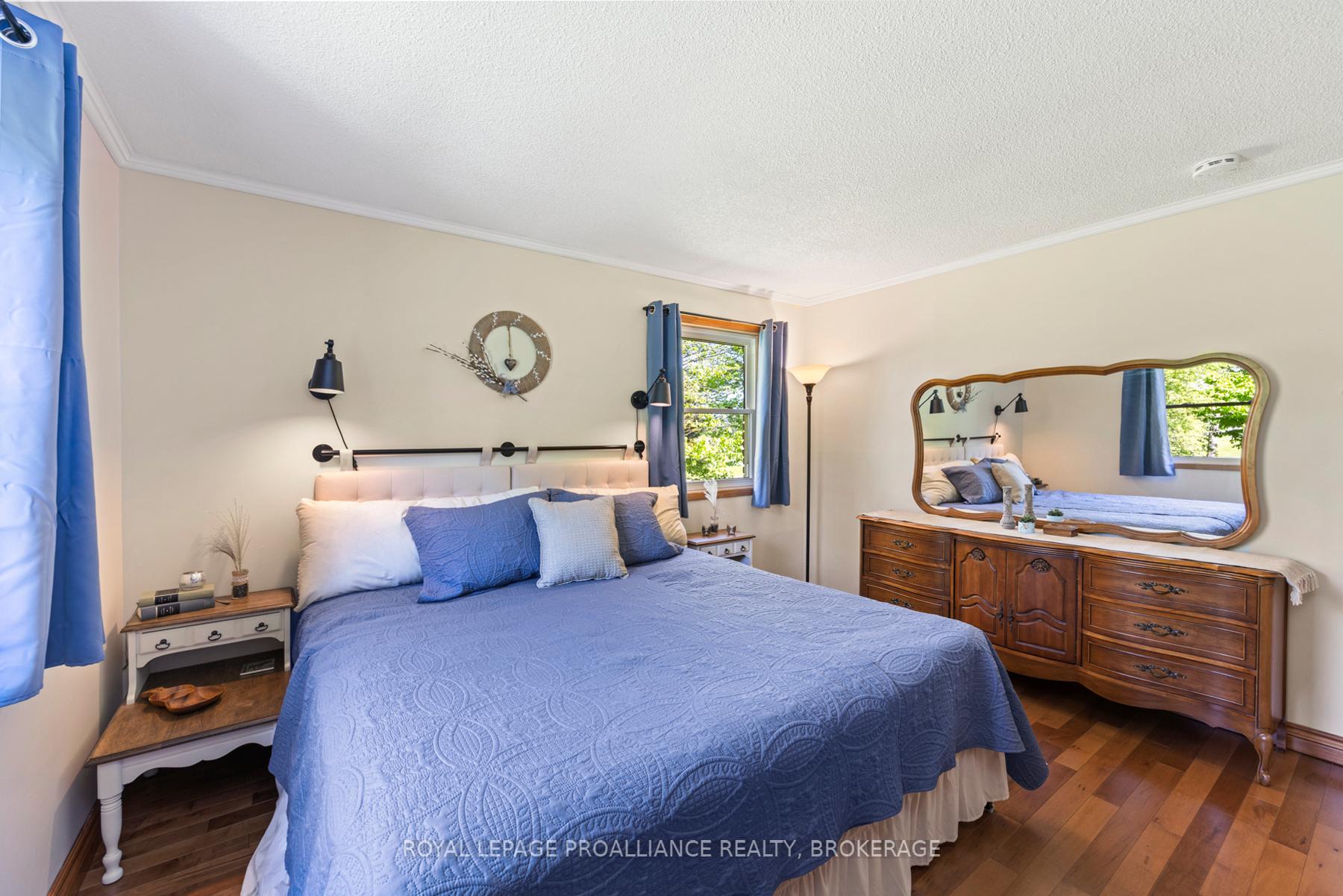 Photo 16 of 2268 Morven Crescent, Loyalist, Lennox and Addington - South — HOMEH