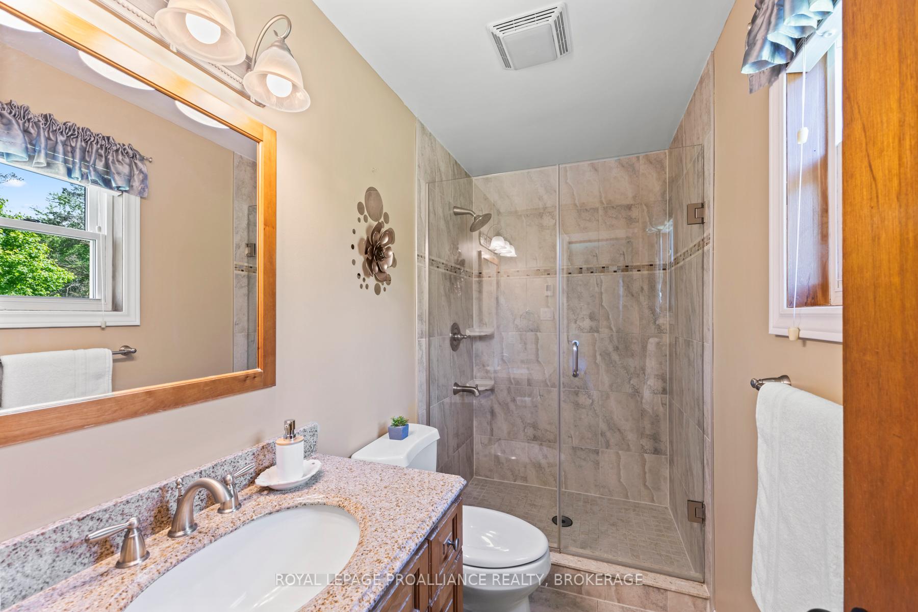 Photo 17 of 2268 Morven Crescent, Loyalist, Lennox and Addington - South — HOMEH