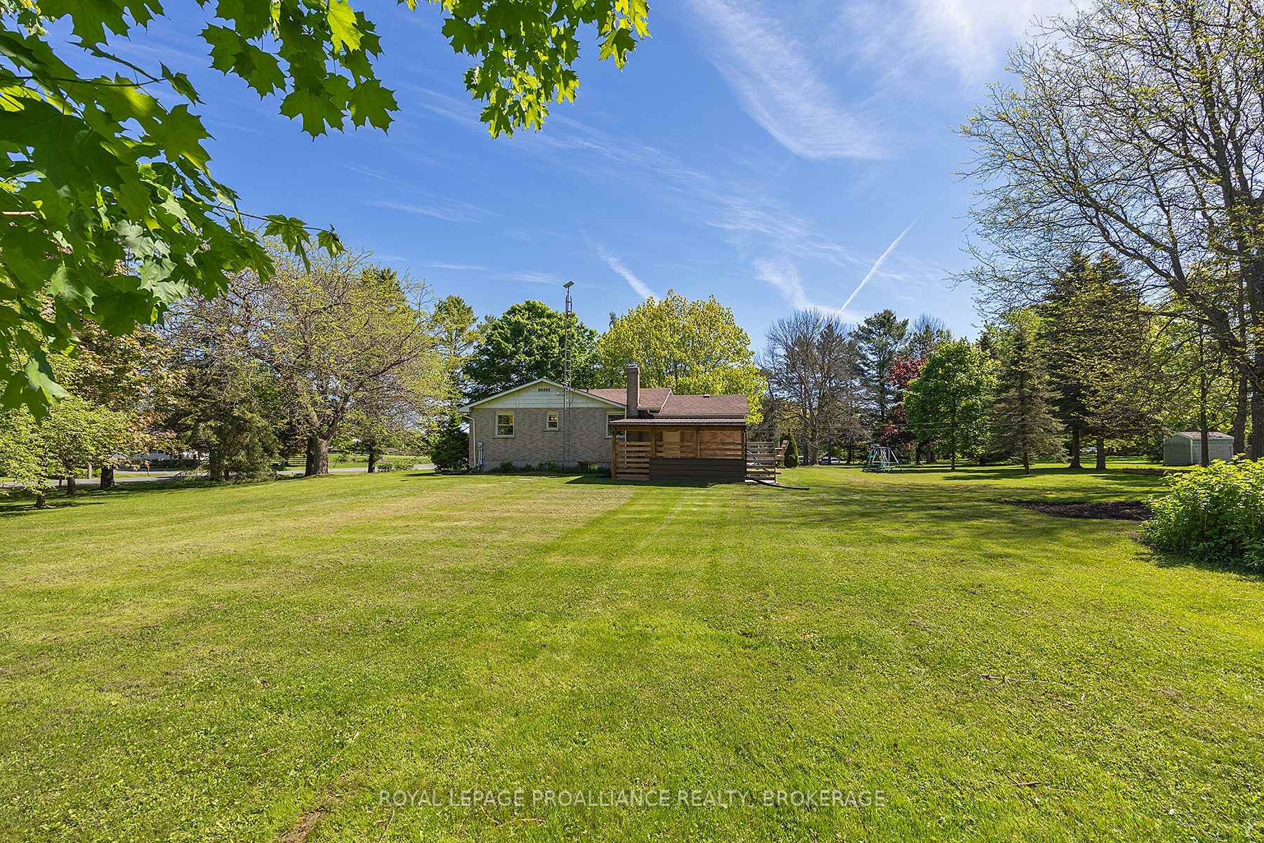 Photo 37 of 2268 Morven Crescent, Loyalist, Lennox and Addington - South — HOMEH