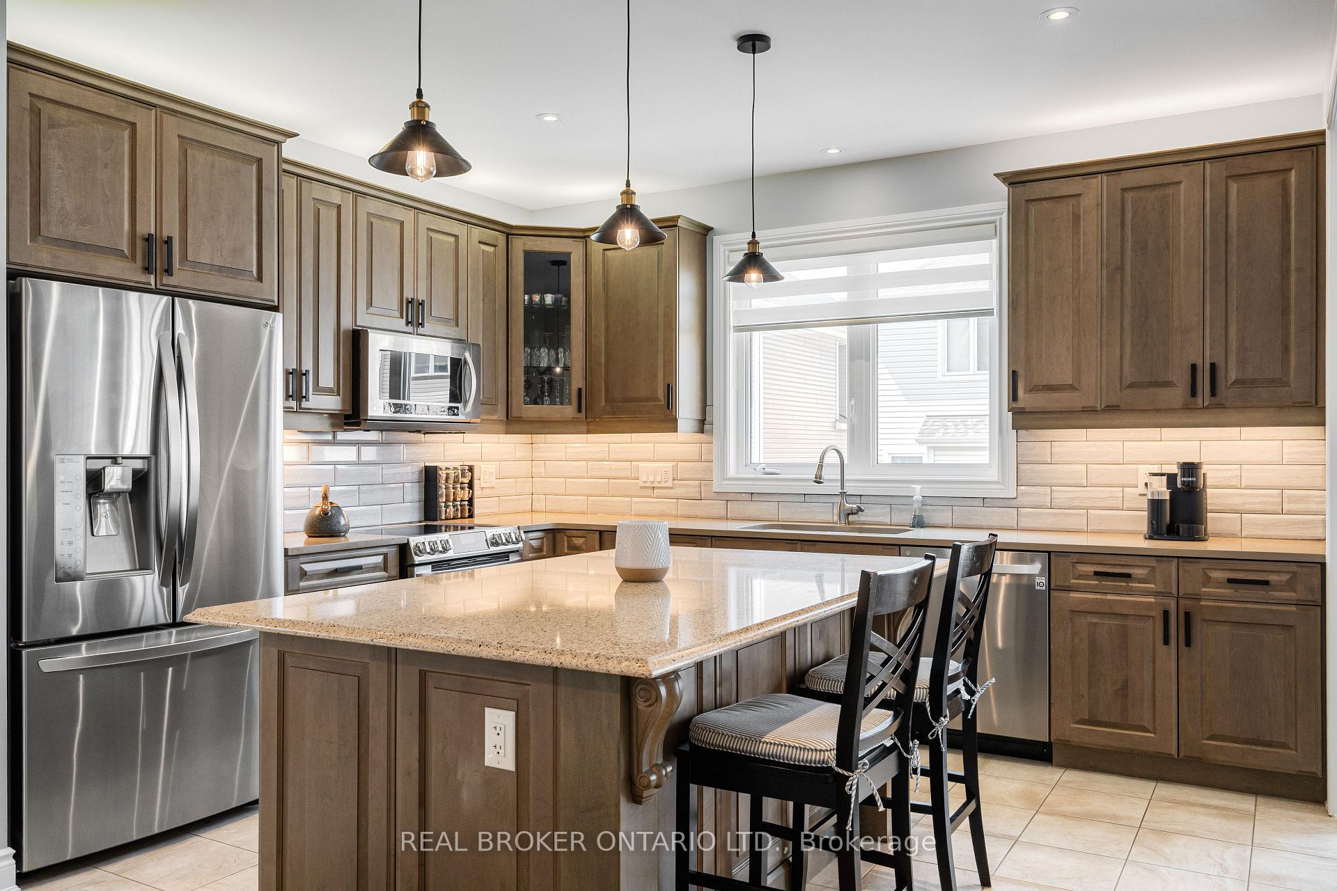Photo 14 of 230 Rivertree Street, Ottawa, Kanata - Emerald Meadows/Trailwest — HOMEH