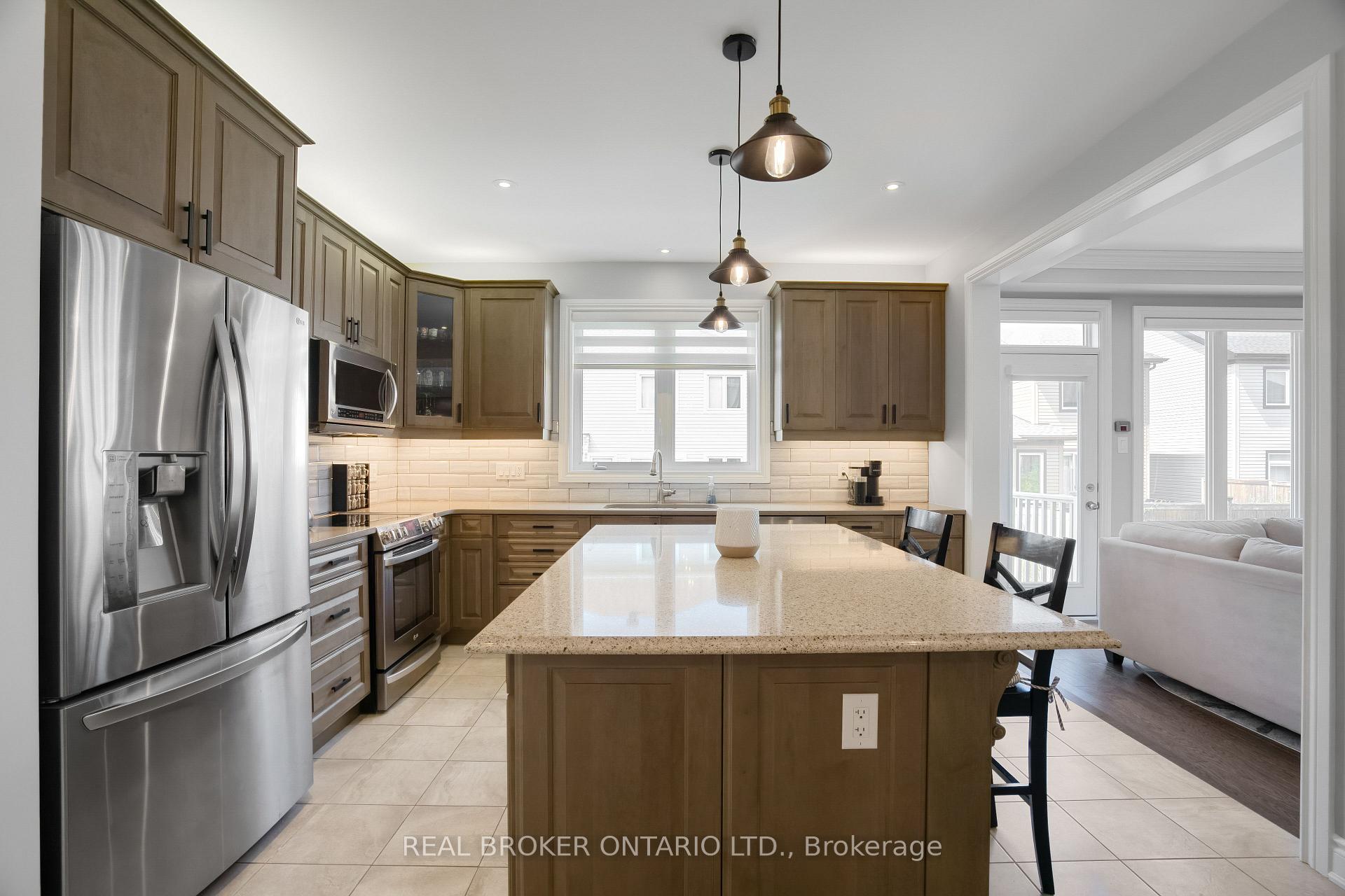 Photo 15 of 230 Rivertree Street, Ottawa, Kanata - Emerald Meadows/Trailwest — HOMEH