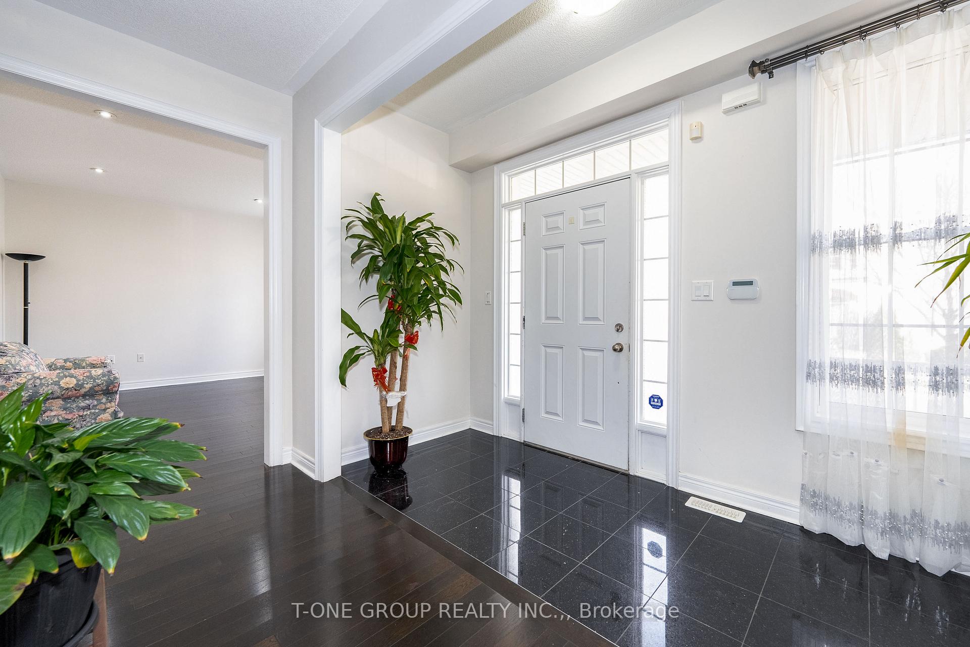 Photo 2 of 14 Annibale Drive, Markham, Cathedraltown — HOMEH
