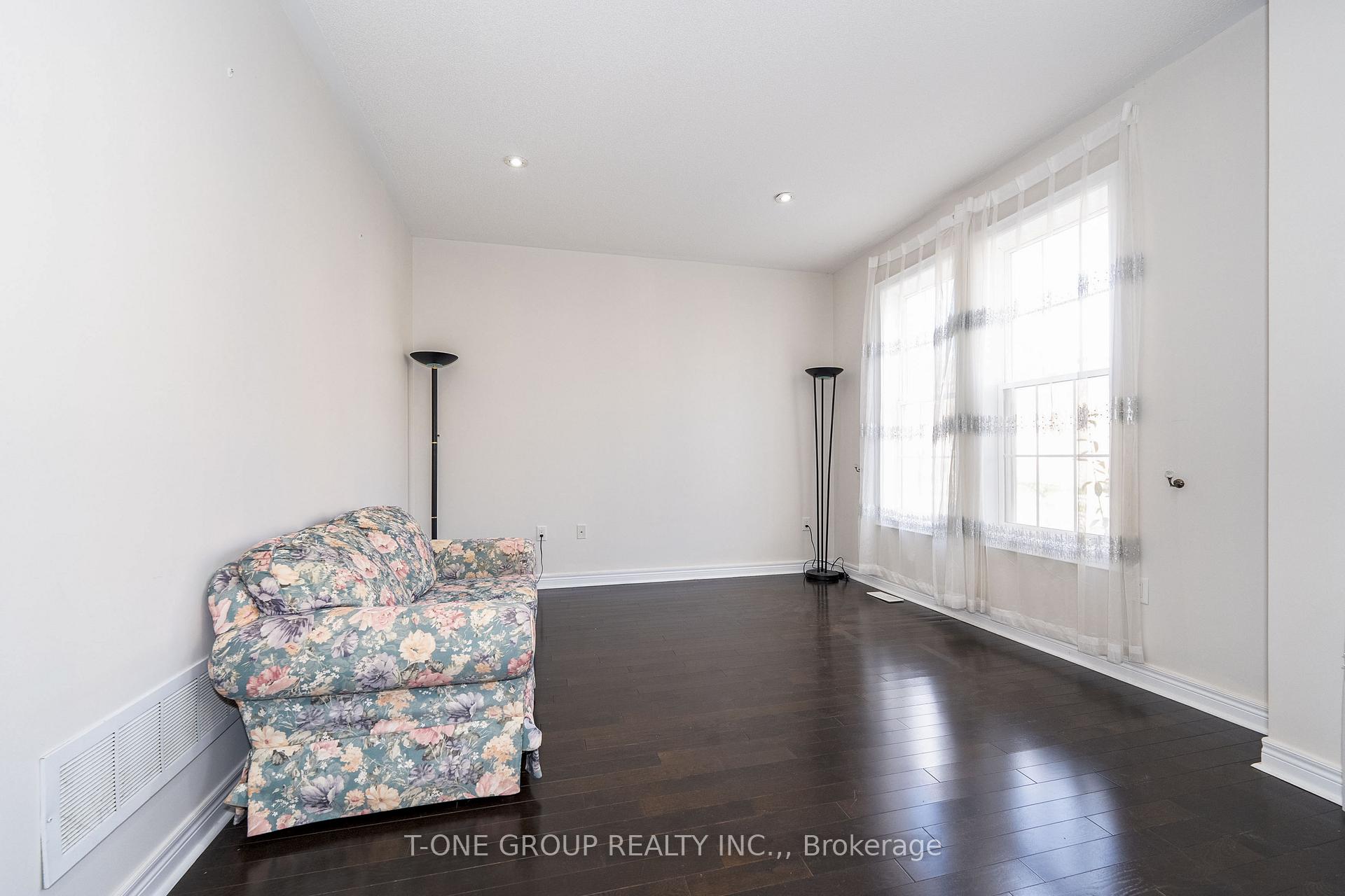 Photo 4 of 14 Annibale Drive, Markham, Cathedraltown — HOMEH