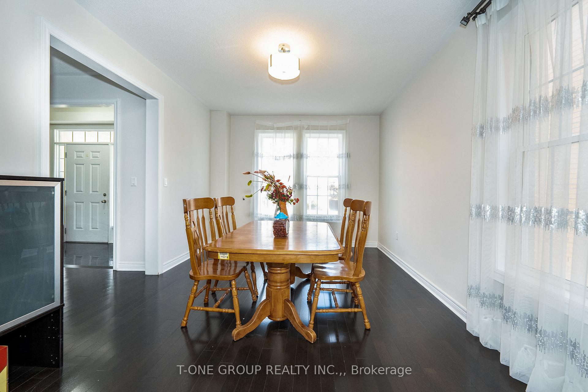 Photo 5 of 14 Annibale Drive, Markham, Cathedraltown — HOMEH