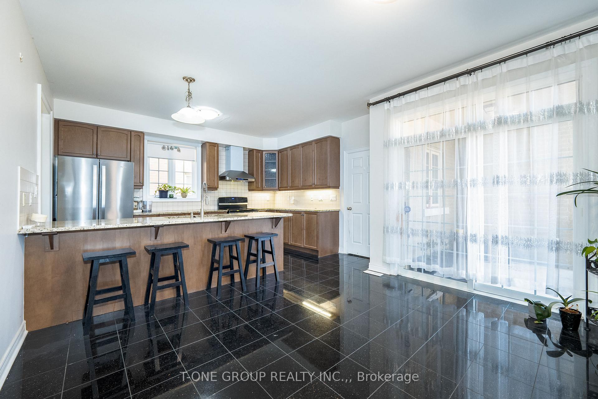 Photo 6 of 14 Annibale Drive, Markham, Cathedraltown — HOMEH