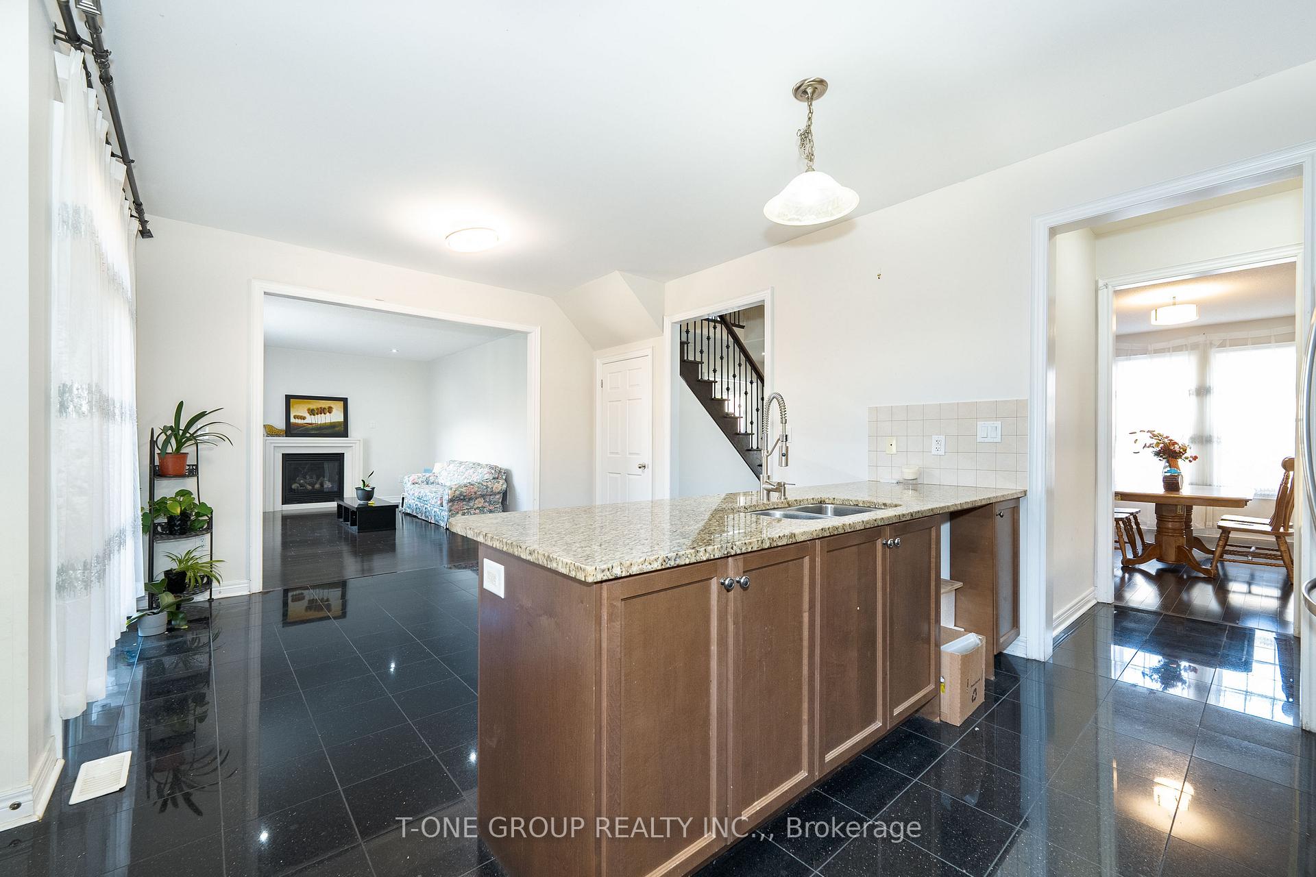 Photo 8 of 14 Annibale Drive, Markham, Cathedraltown — HOMEH