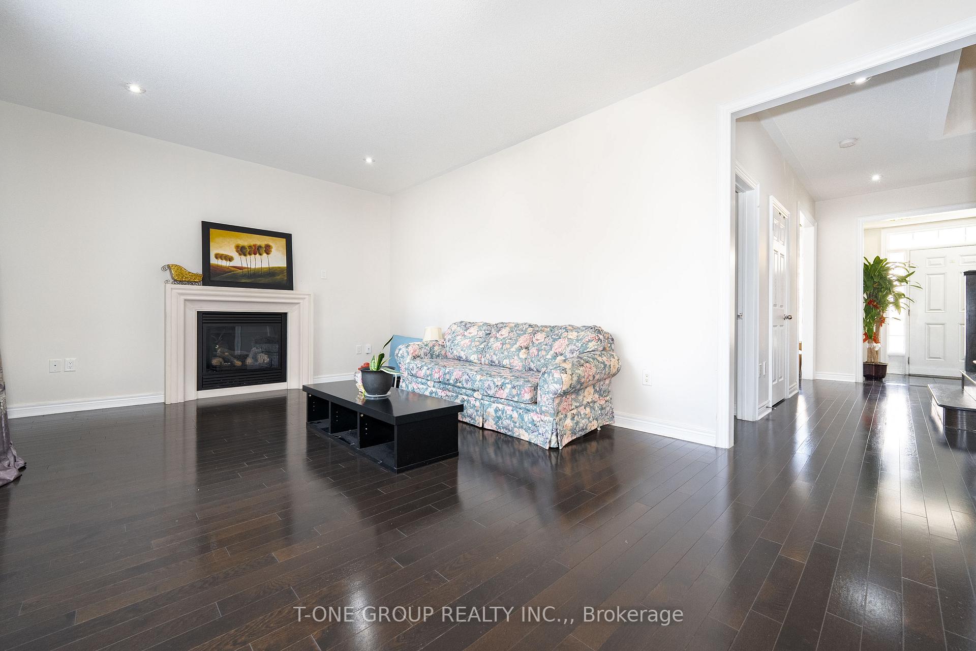 Photo 12 of 14 Annibale Drive, Markham, Cathedraltown — HOMEH