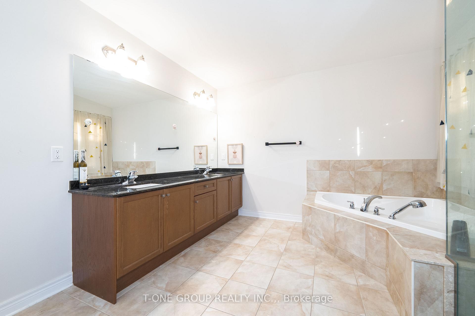 Photo 21 of 14 Annibale Drive, Markham, Cathedraltown — HOMEH