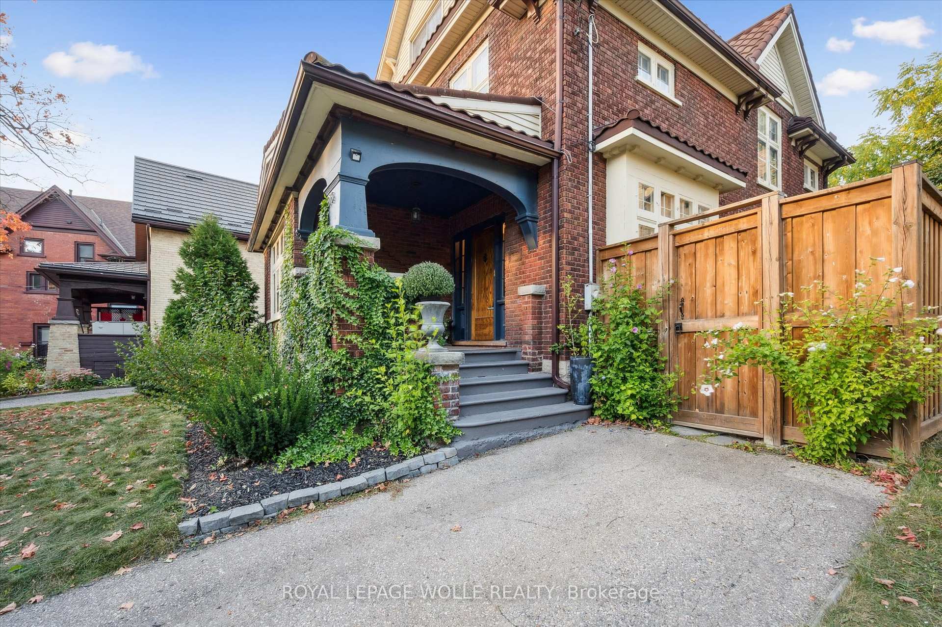 Photo 3 of 76 Ahrens Street W, Kitchener — HOMEH
