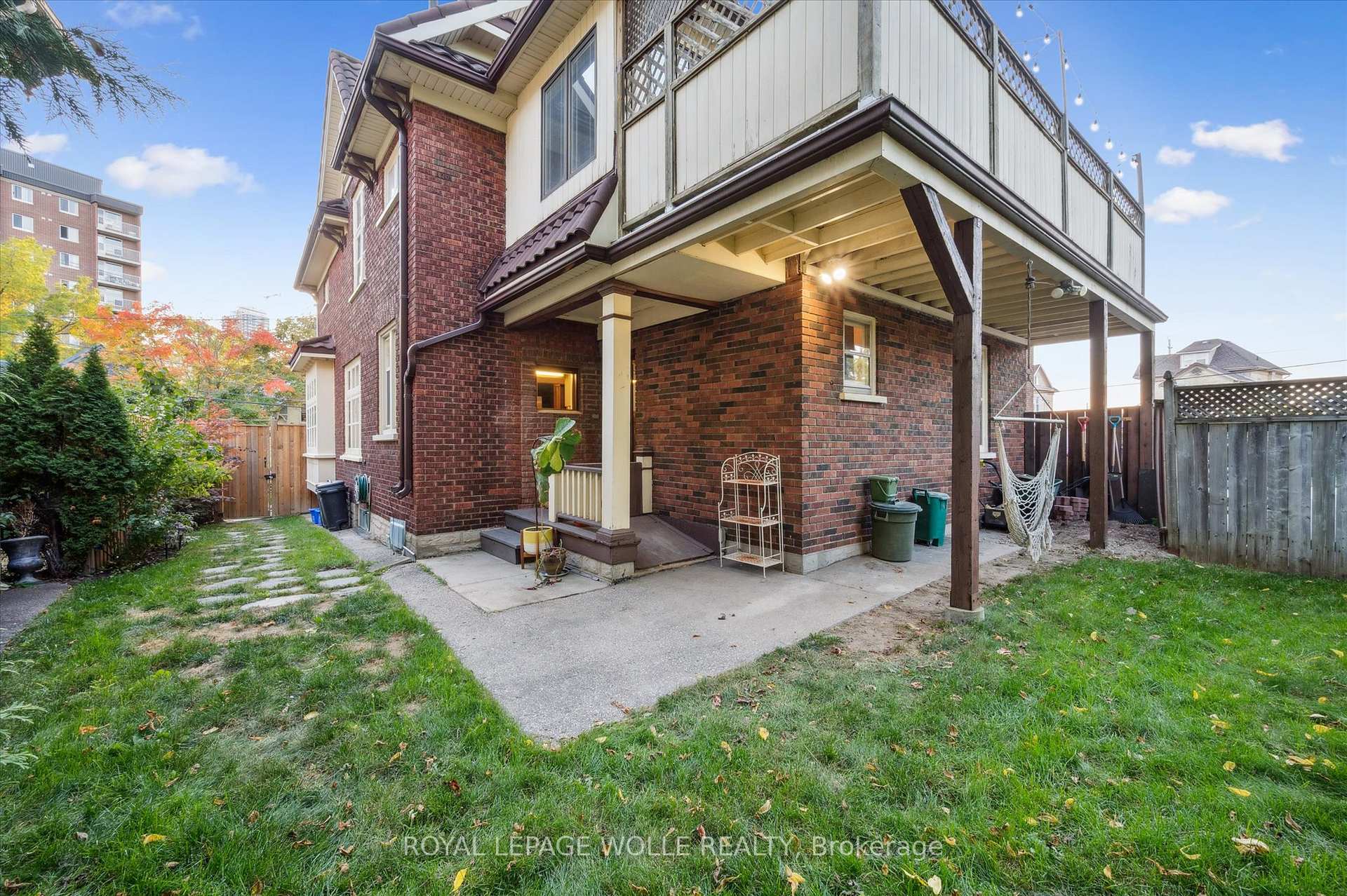 Photo 37 of 76 Ahrens Street W, Kitchener — HOMEH