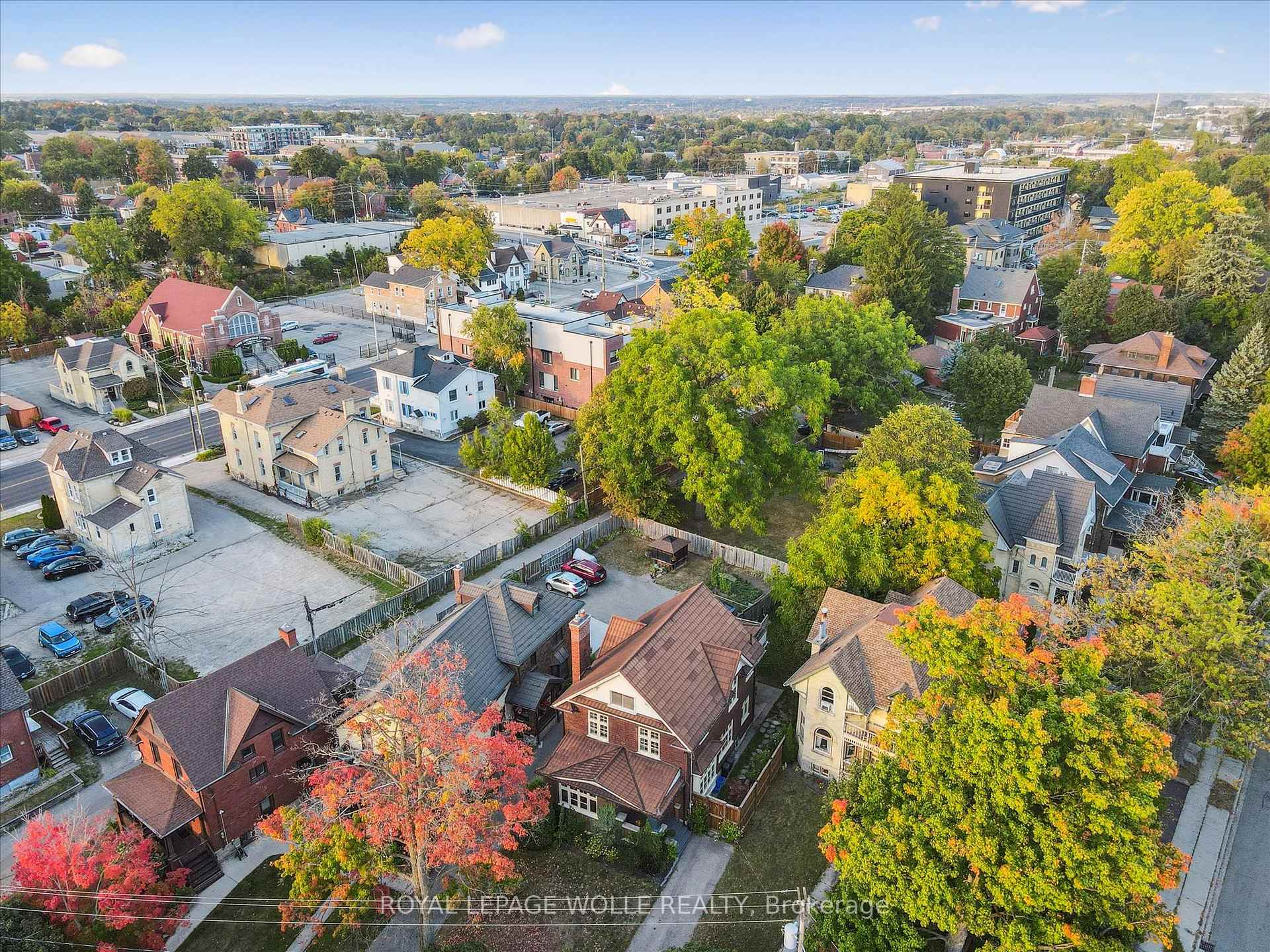 Photo 41 of 76 Ahrens Street W, Kitchener — HOMEH