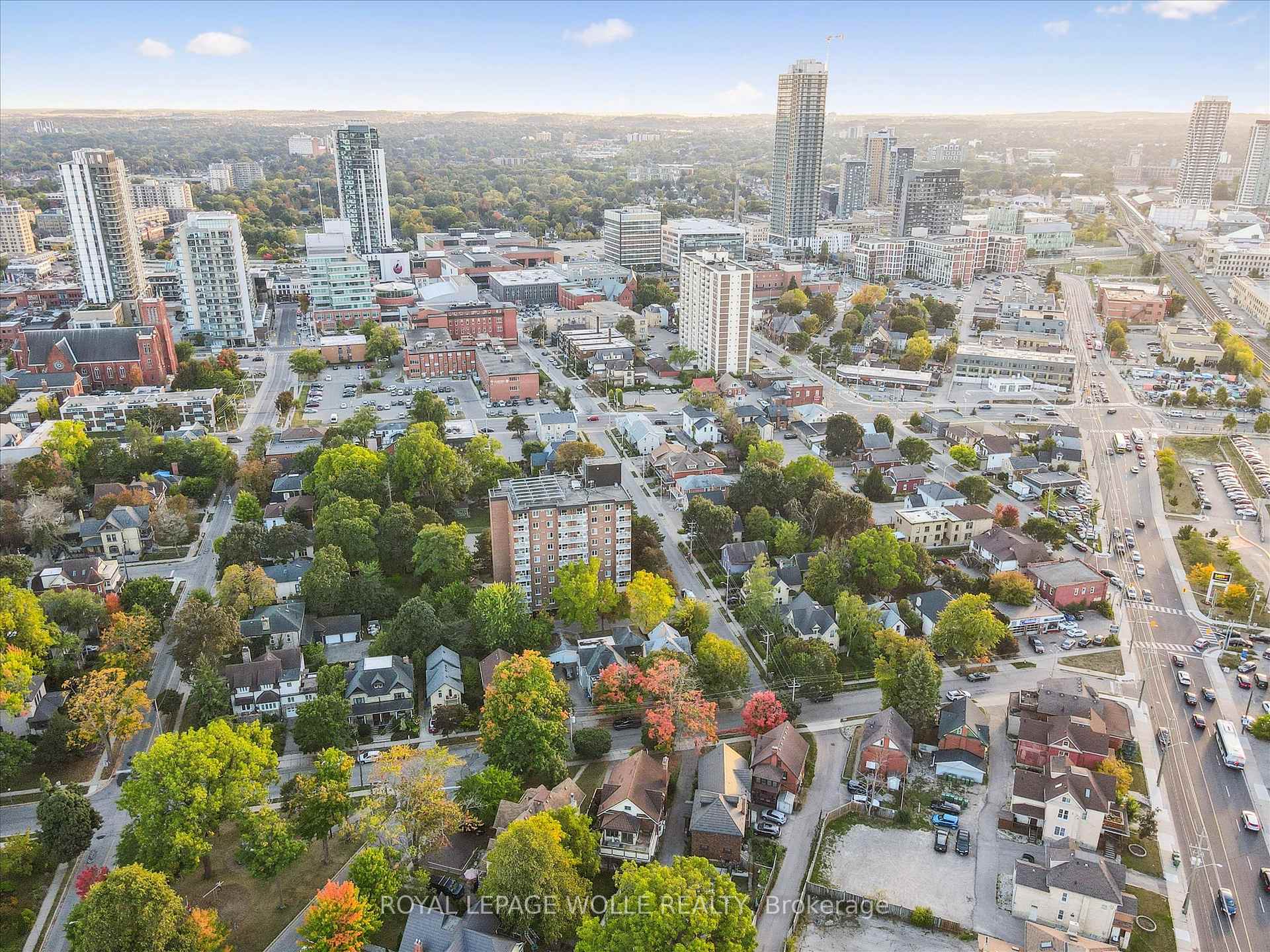 Photo 44 of 76 Ahrens Street W, Kitchener — HOMEH