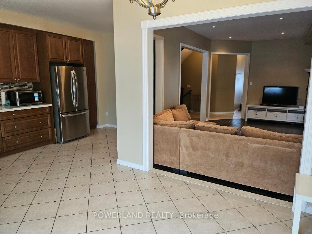 Photo 6 of 31 harriet Crescent, Markham, Rural Markham — HOMEH