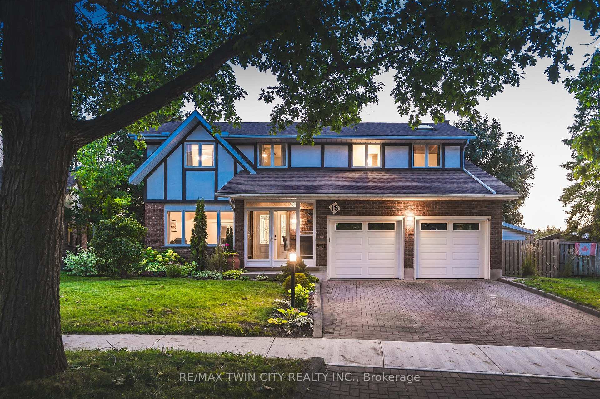 Photo 2 of 18 Westchester Place, Kitchener — HOMEH