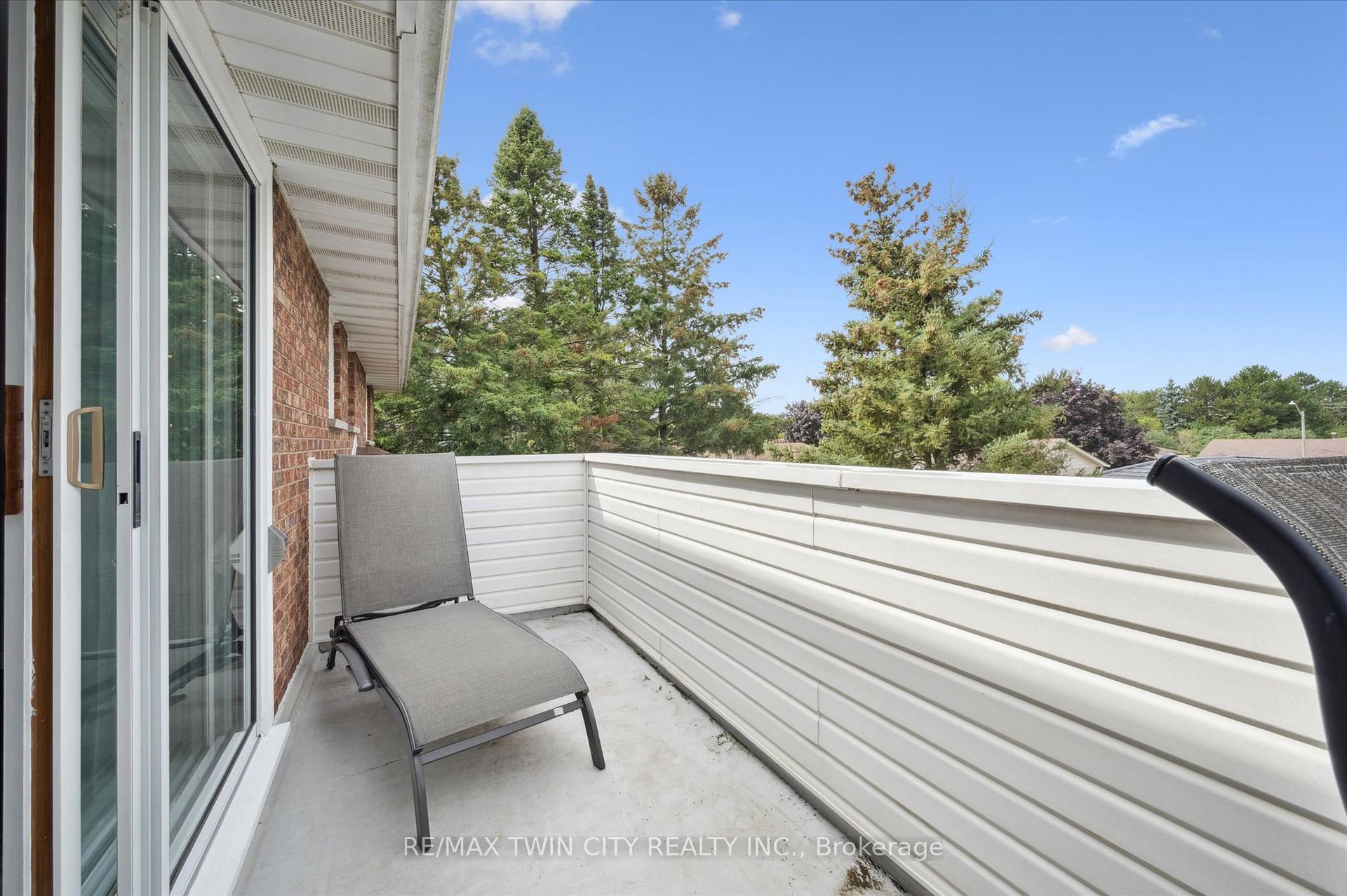 Photo 21 of 18 Westchester Place, Kitchener — HOMEH