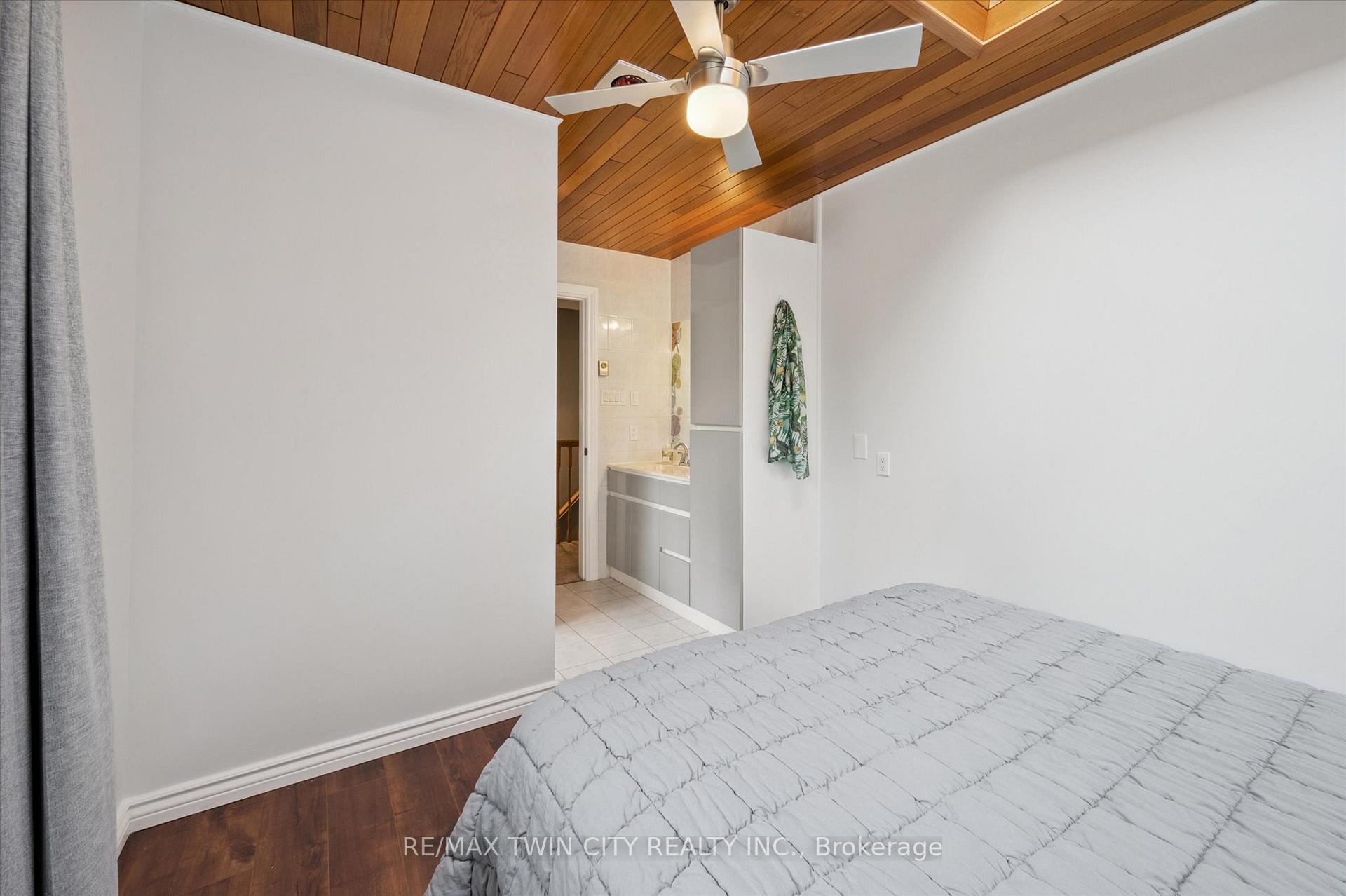 Photo 22 of 18 Westchester Place, Kitchener — HOMEH