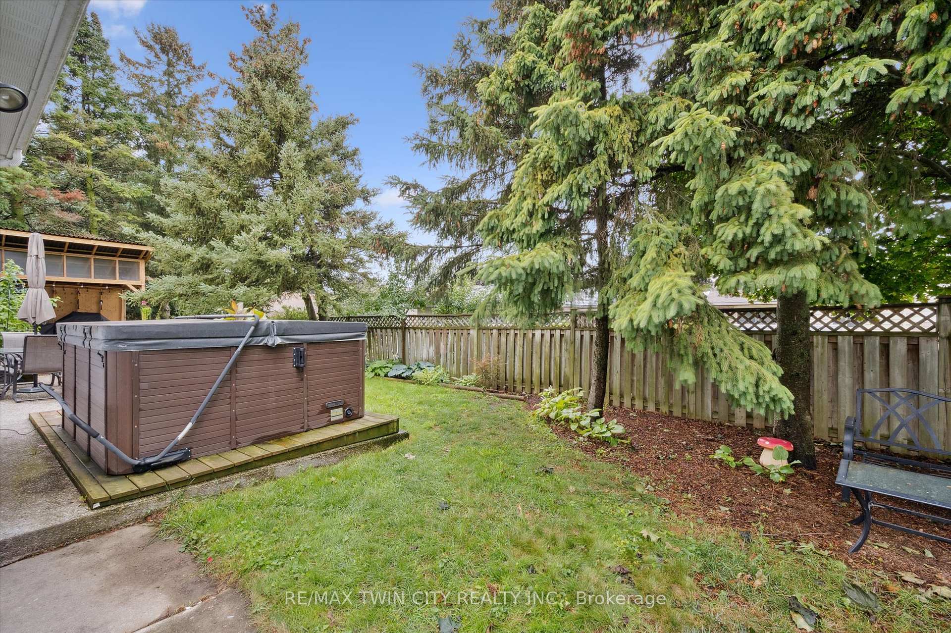 Photo 25 of 18 Westchester Place, Kitchener — HOMEH