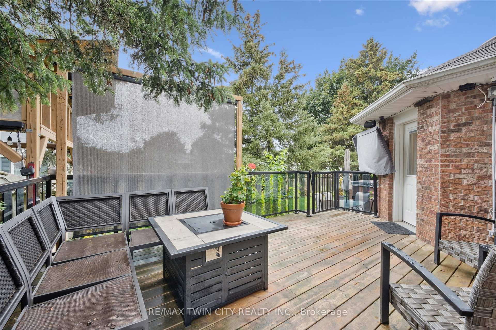 Photo 29 of 18 Westchester Place, Kitchener — HOMEH