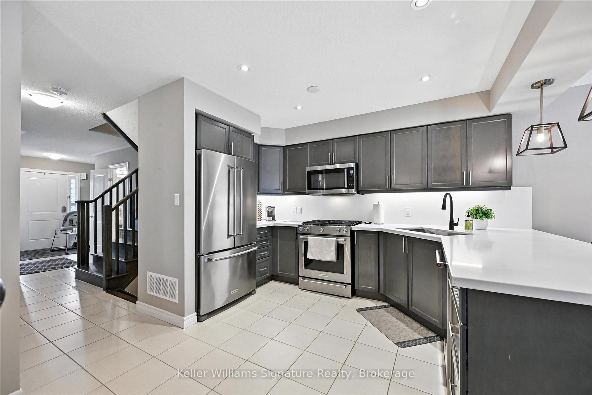 Photo 4 of 24 Cittadella Boulevard, Hamilton, Rural Glanbrook — HOMEH