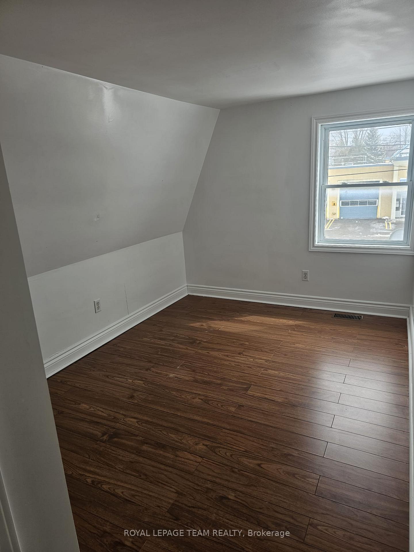 Photo 7 of 2355 Roger Stevens Drive, Ottawa, North Gower — HOMEH