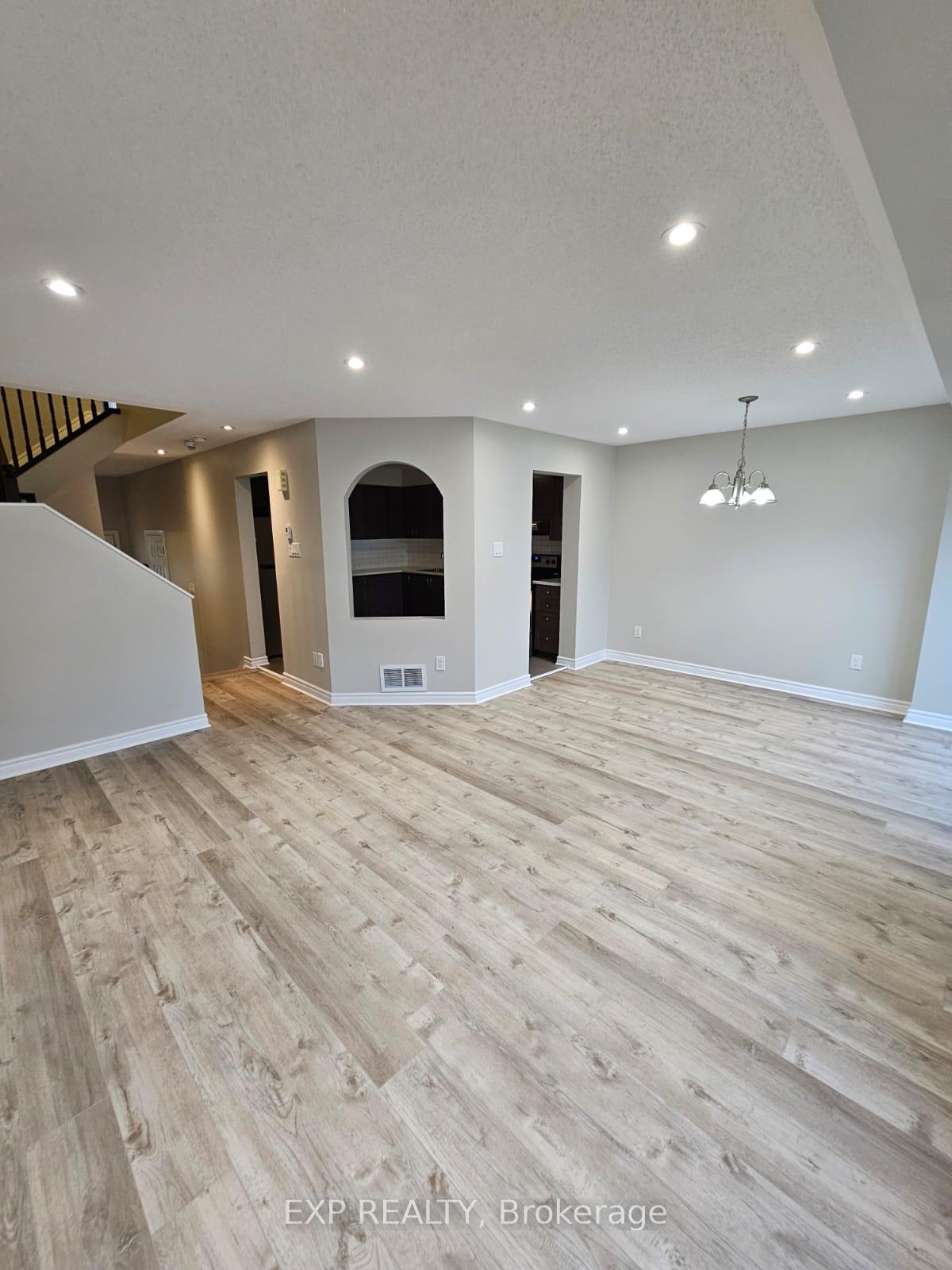 Photo 2 of 213 Halyard Way, Ottawa, Kanata - Kanata Lakes/Heritage Hills — HOMEH