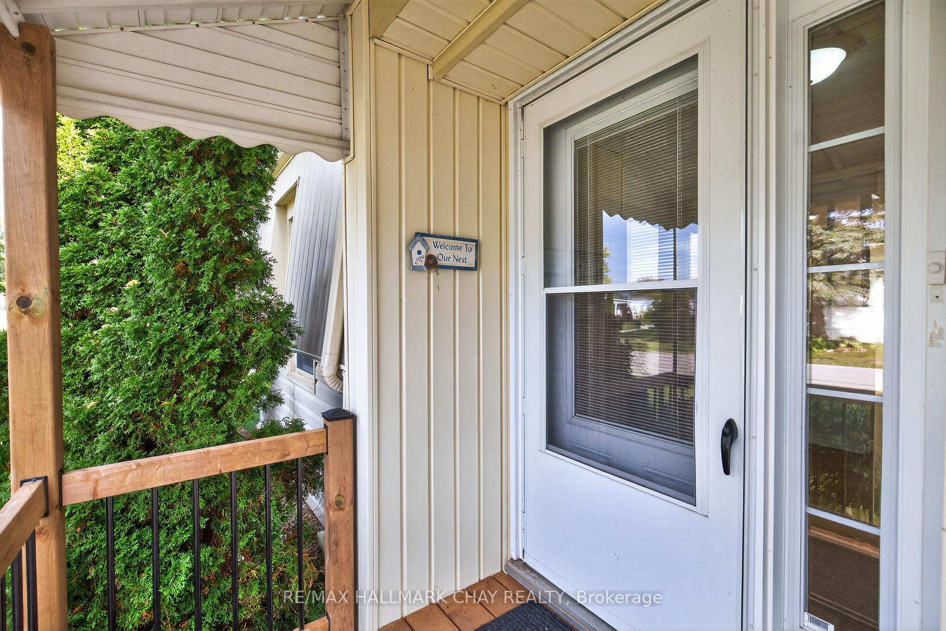 Photo 4 of 3 Linden Lane, Innisfil, Rural Innisfil — HOMEH