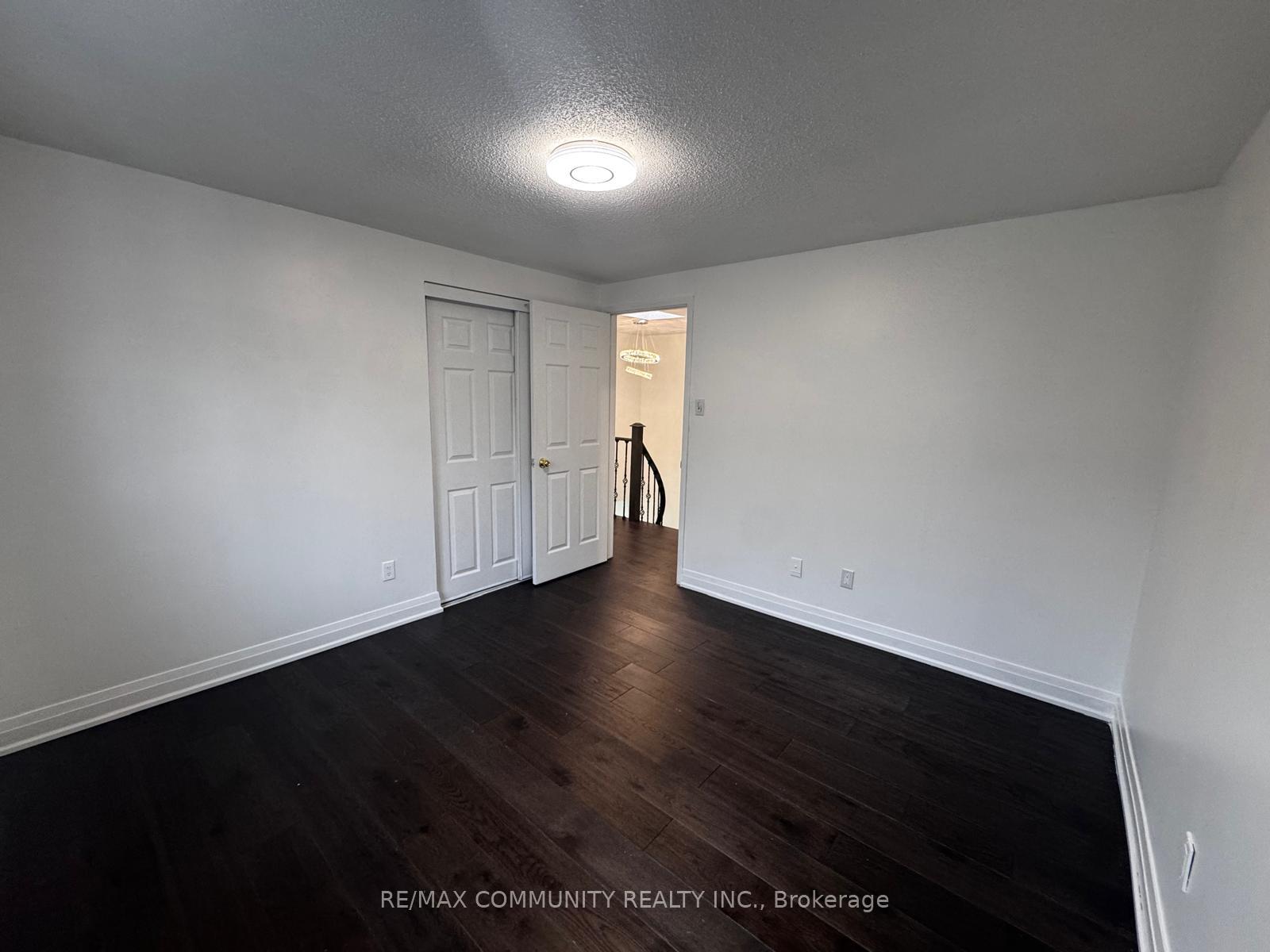 Photo 7 of 30 Dellano Street, Markham, Middlefield — HOMEH