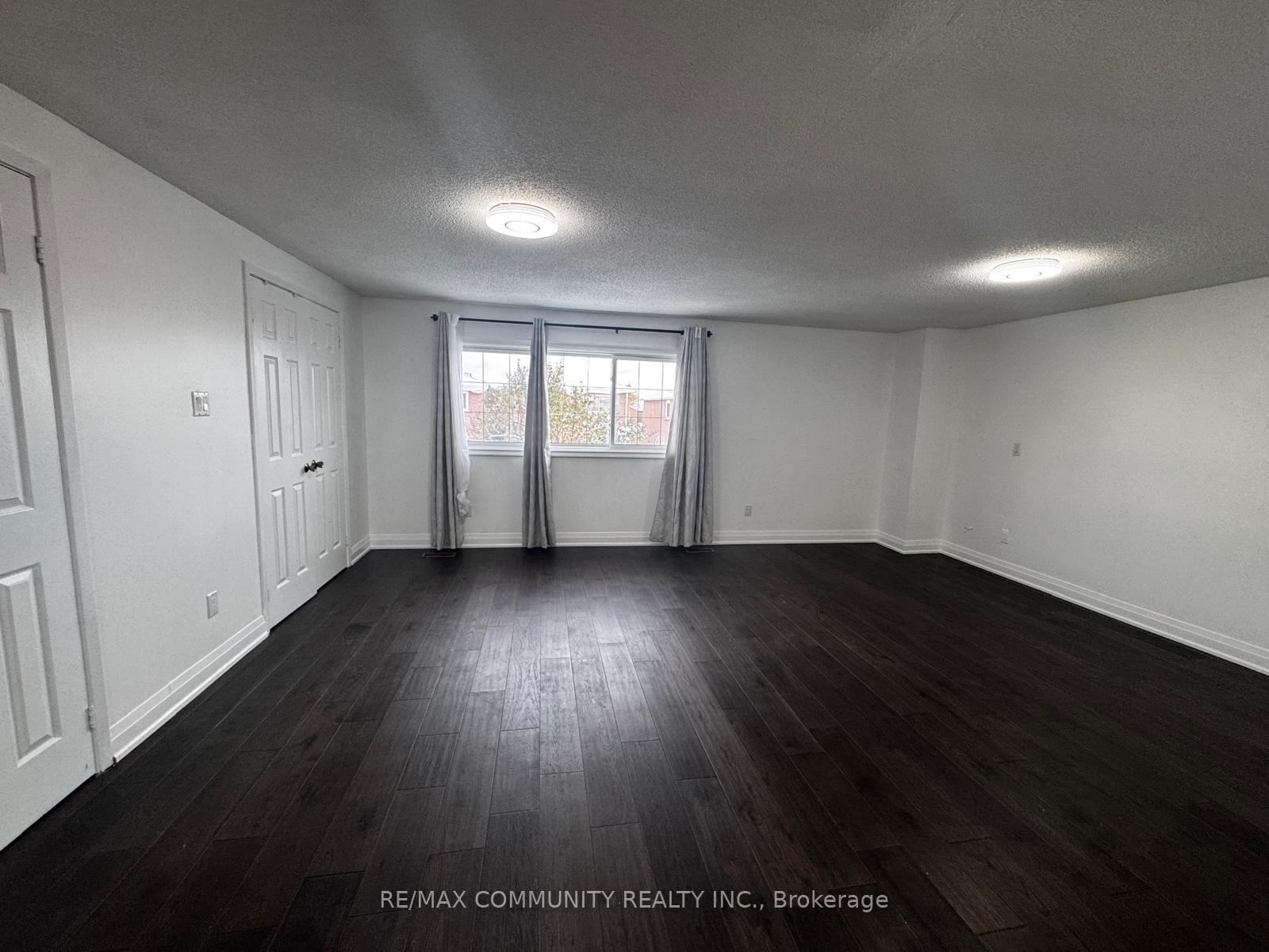 Photo 12 of 30 Dellano Street, Markham, Middlefield — HOMEH