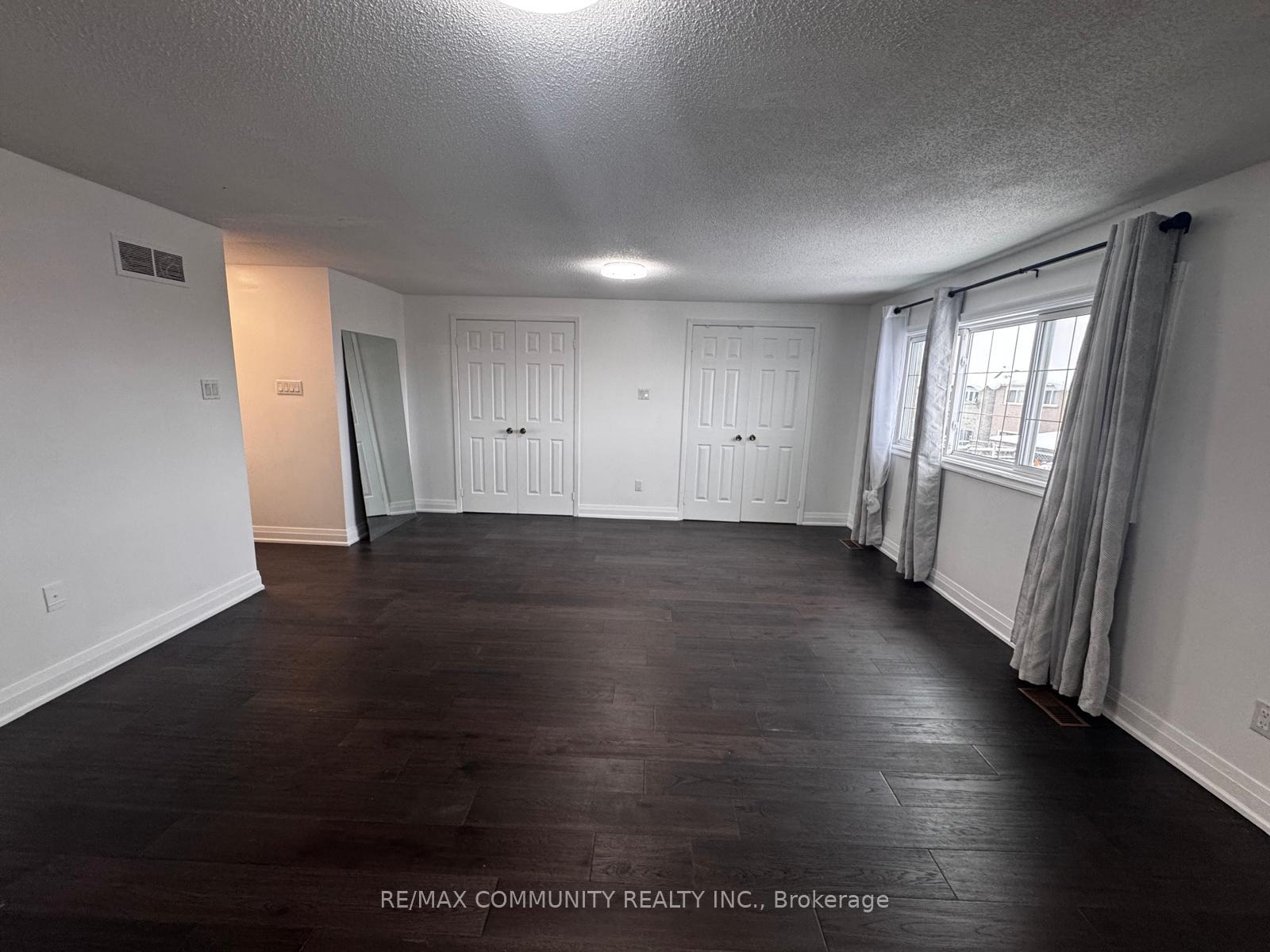 Photo 15 of 30 Dellano Street, Markham, Middlefield — HOMEH