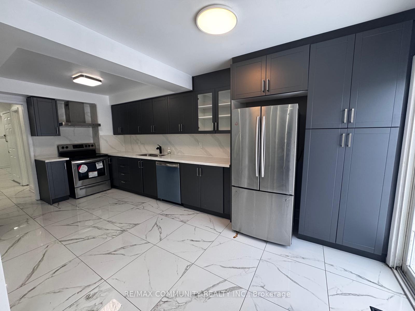 Photo 21 of 30 Dellano Street, Markham, Middlefield — HOMEH