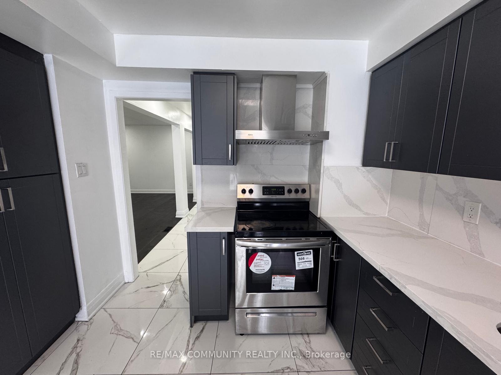 Photo 25 of 30 Dellano Street, Markham, Middlefield — HOMEH