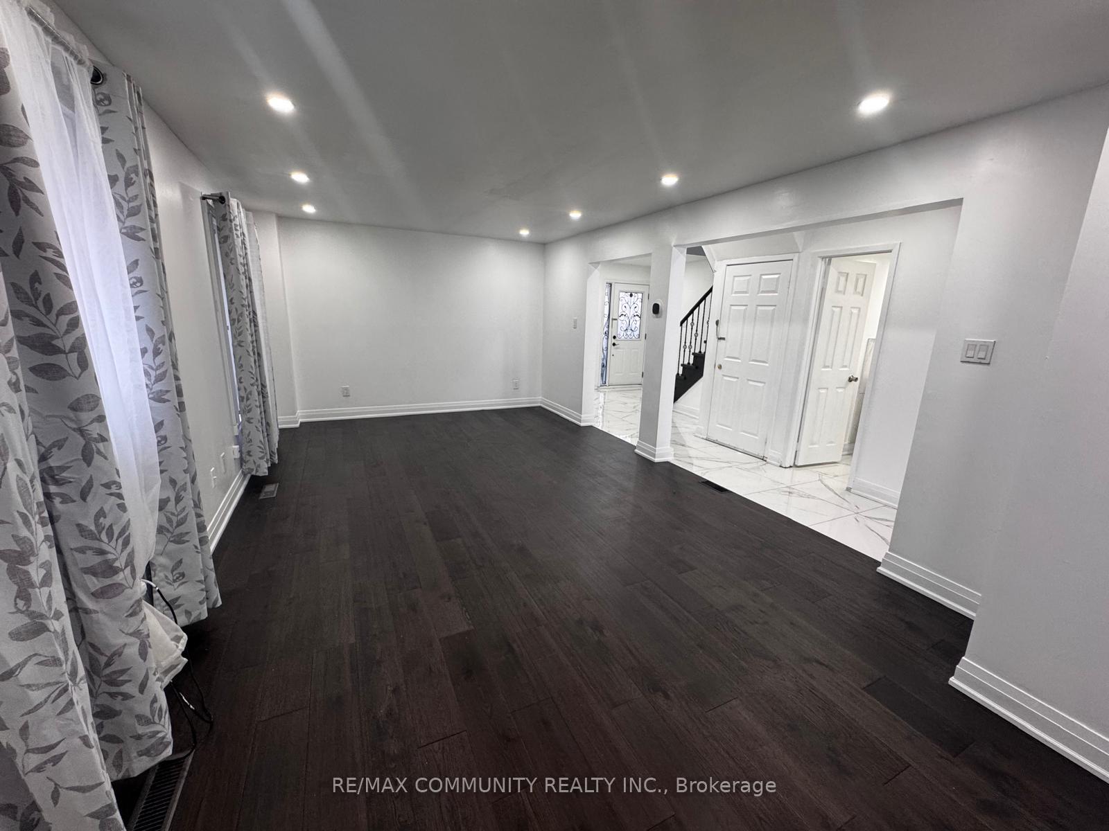 Photo 31 of 30 Dellano Street, Markham, Middlefield — HOMEH