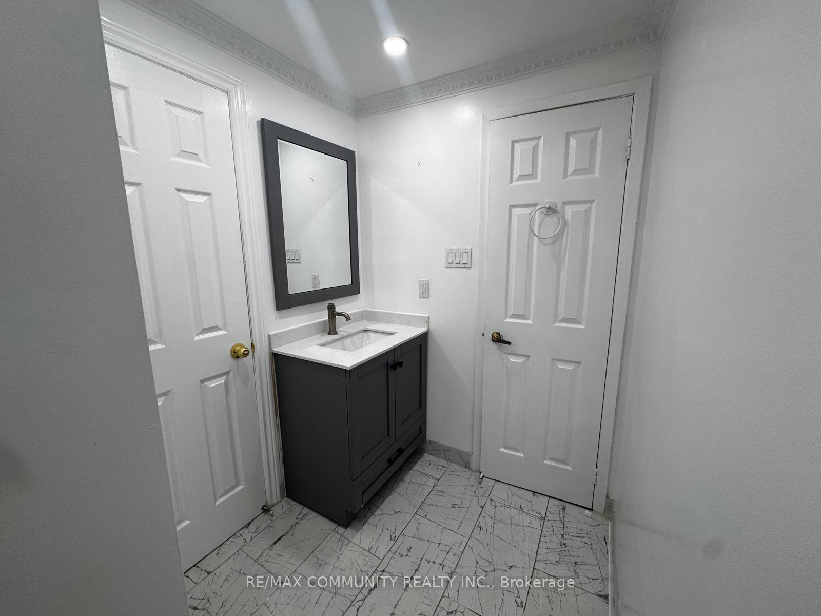 Photo 32 of 30 Dellano Street, Markham, Middlefield — HOMEH