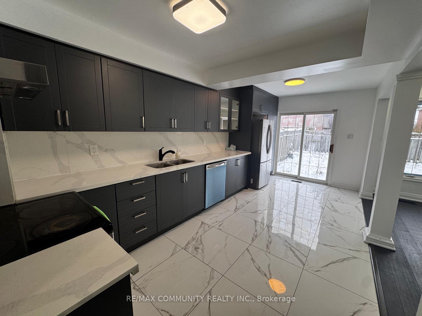 Photo 39 of 30 Dellano Street, Markham, Middlefield — HOMEH