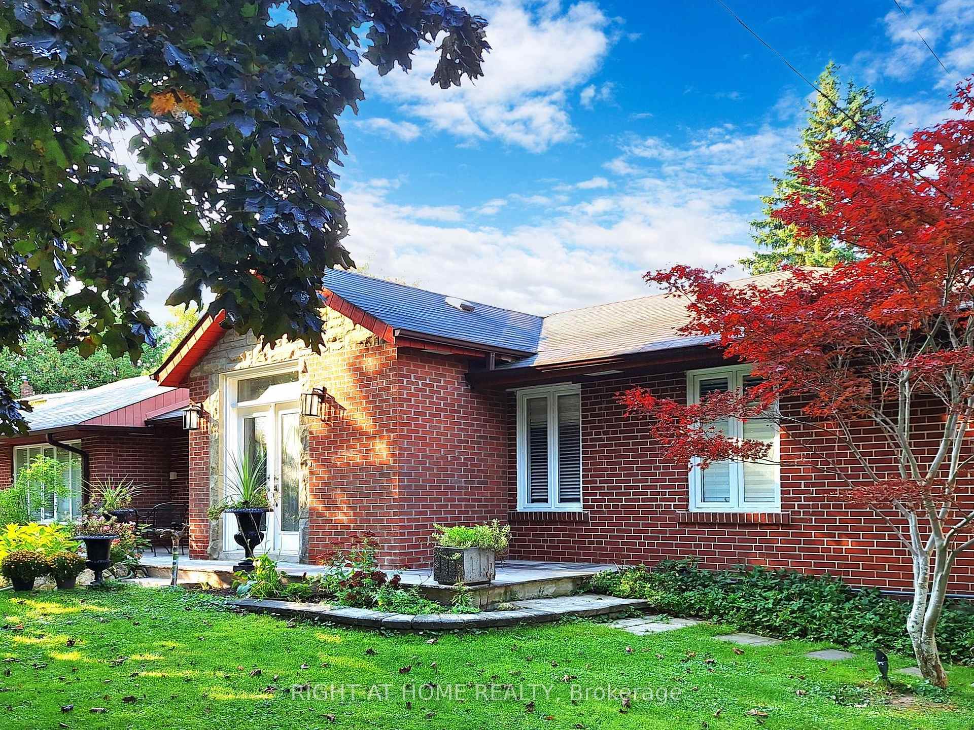 Photo 1 of 40 William Street, King, King City — HOMEH