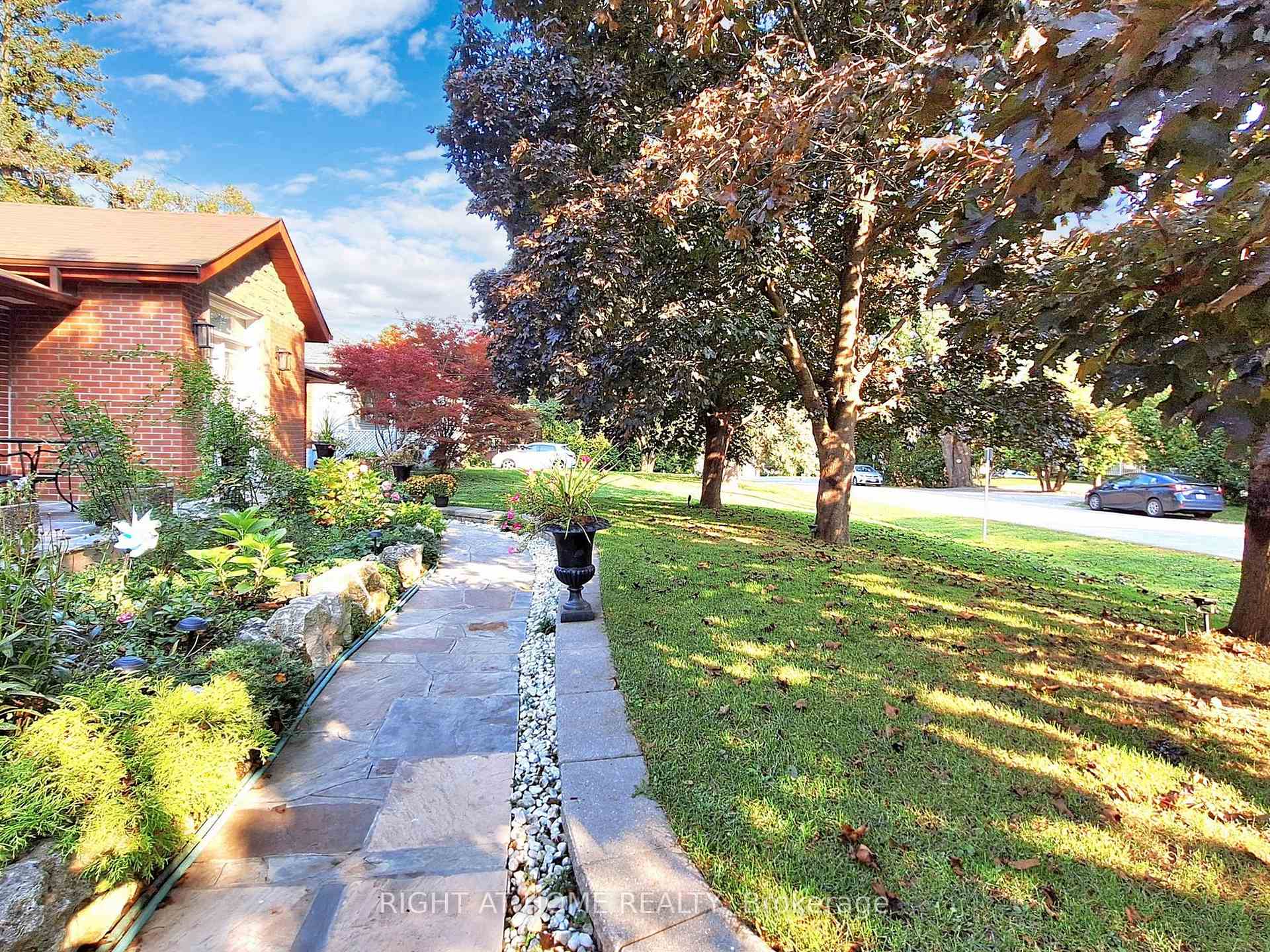 Photo 5 of 40 William Street, King, King City — HOMEH