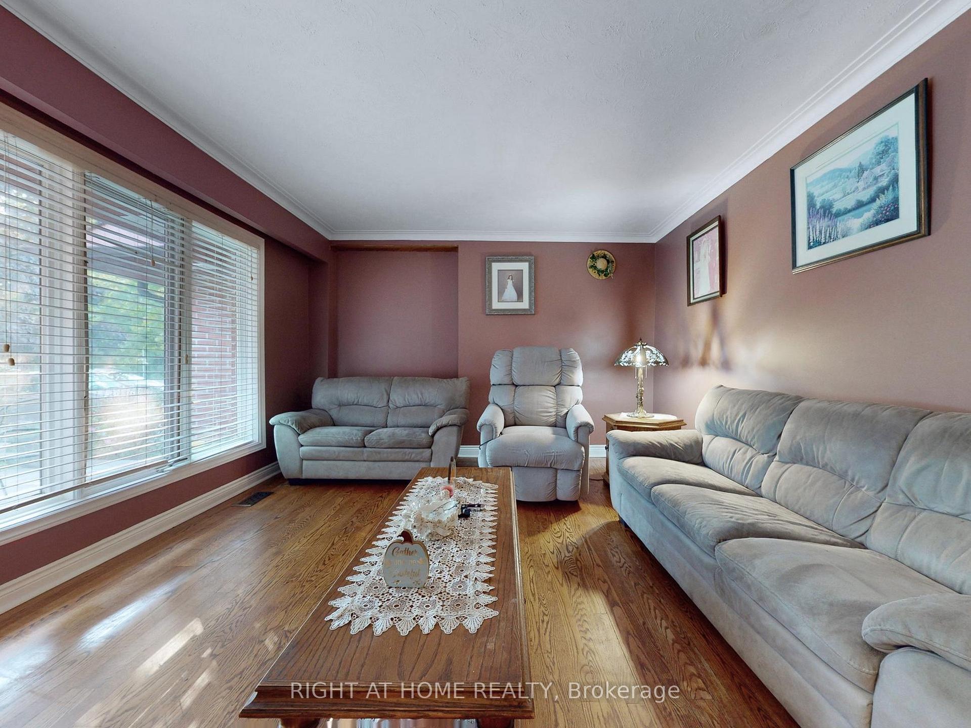 Photo 13 of 40 William Street, King, King City — HOMEH