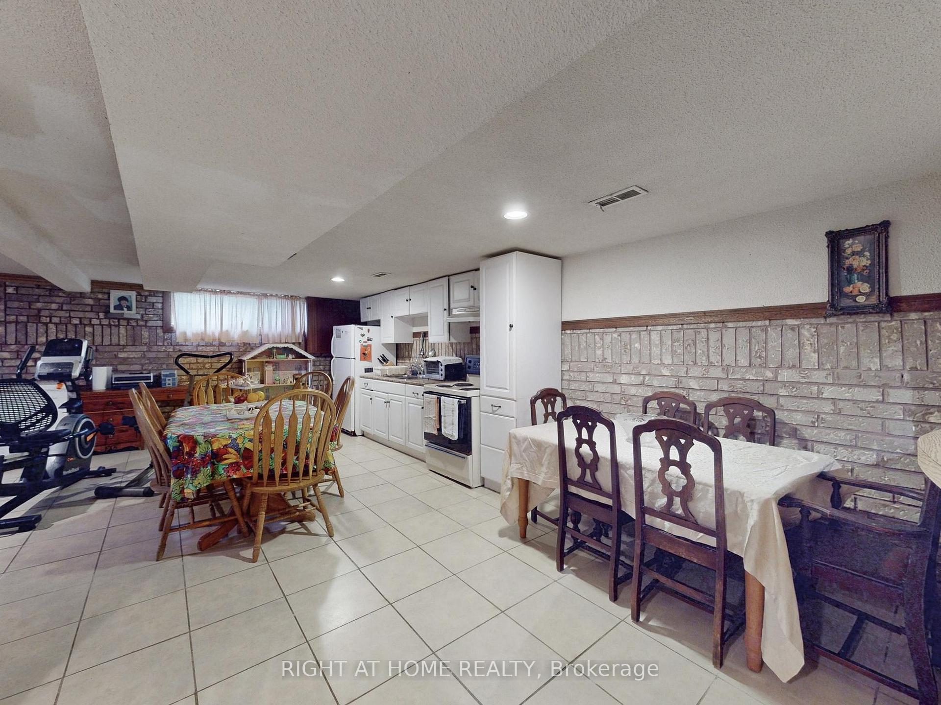 Photo 25 of 40 William Street, King, King City — HOMEH
