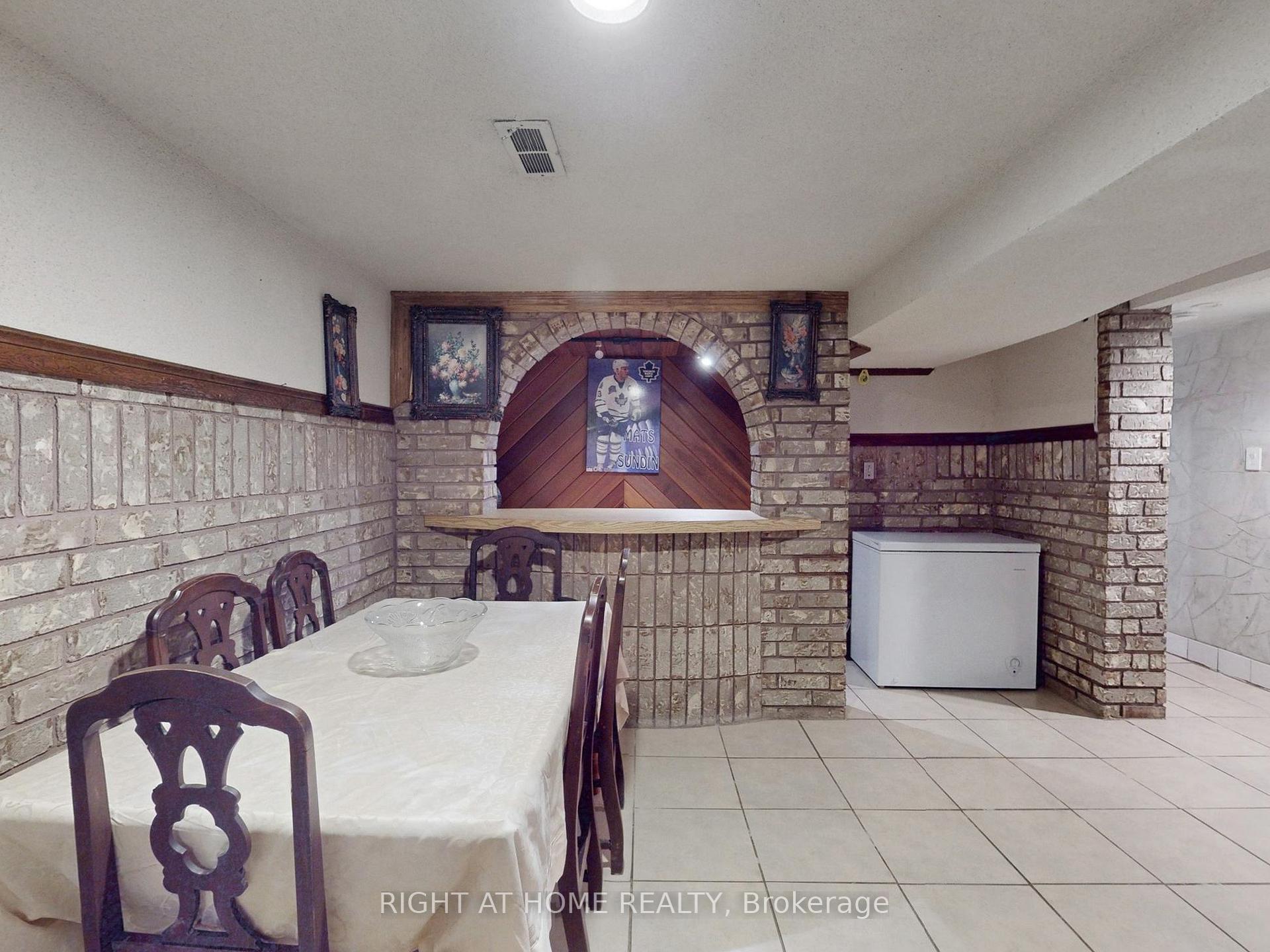 Photo 26 of 40 William Street, King, King City — HOMEH