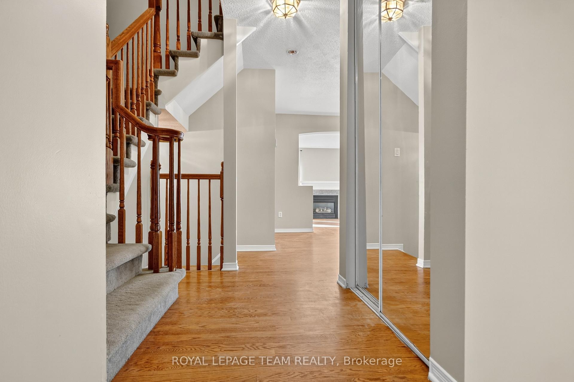 Photo 3 of 24 Hemlo Crescent, Ottawa, Kanata - Kanata Lakes/Heritage Hills — HOMEH