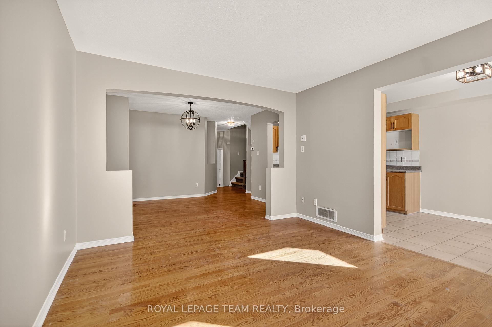 Photo 6 of 24 Hemlo Crescent, Ottawa, Kanata - Kanata Lakes/Heritage Hills — HOMEH