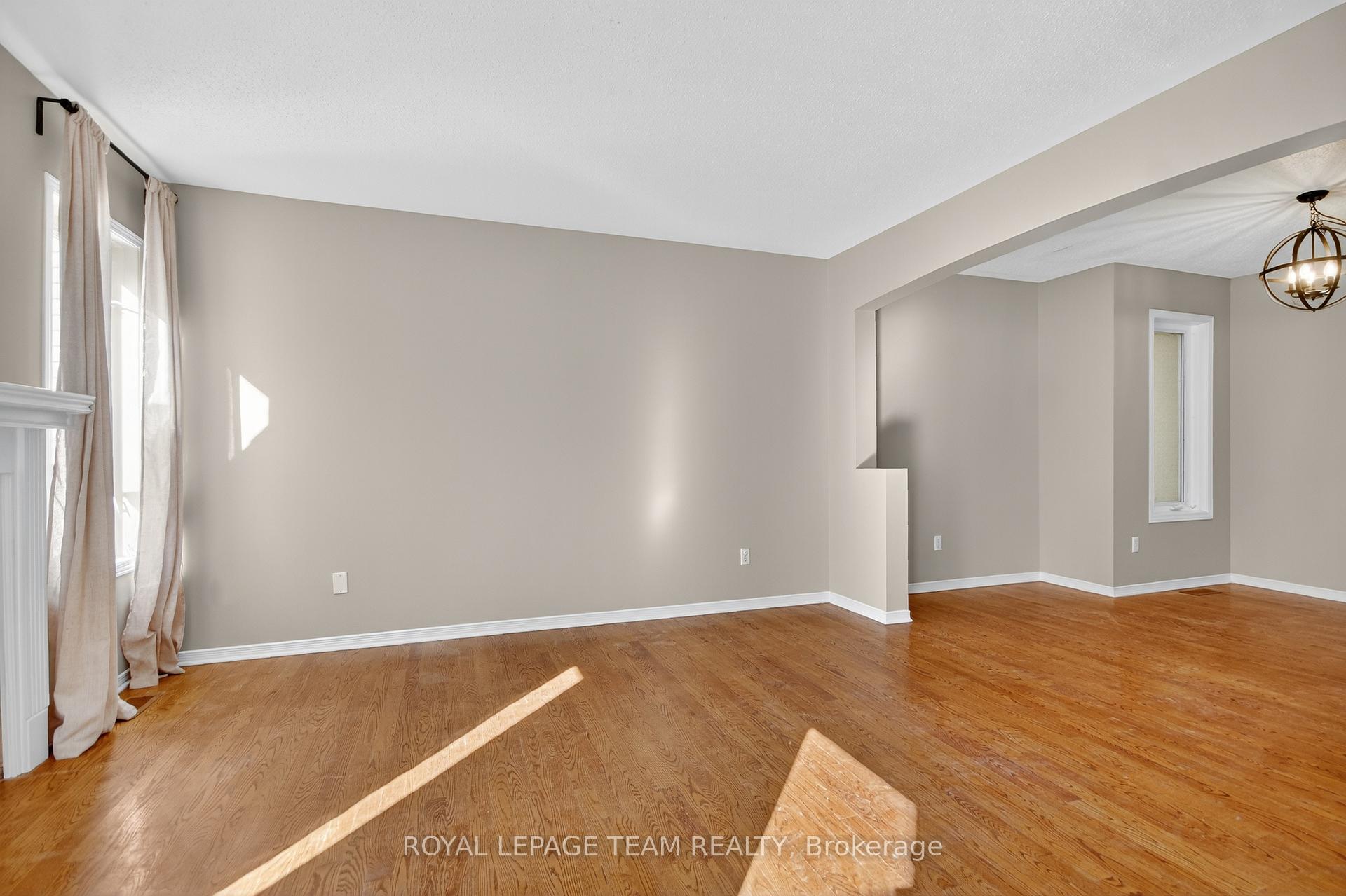 Photo 8 of 24 Hemlo Crescent, Ottawa, Kanata - Kanata Lakes/Heritage Hills — HOMEH
